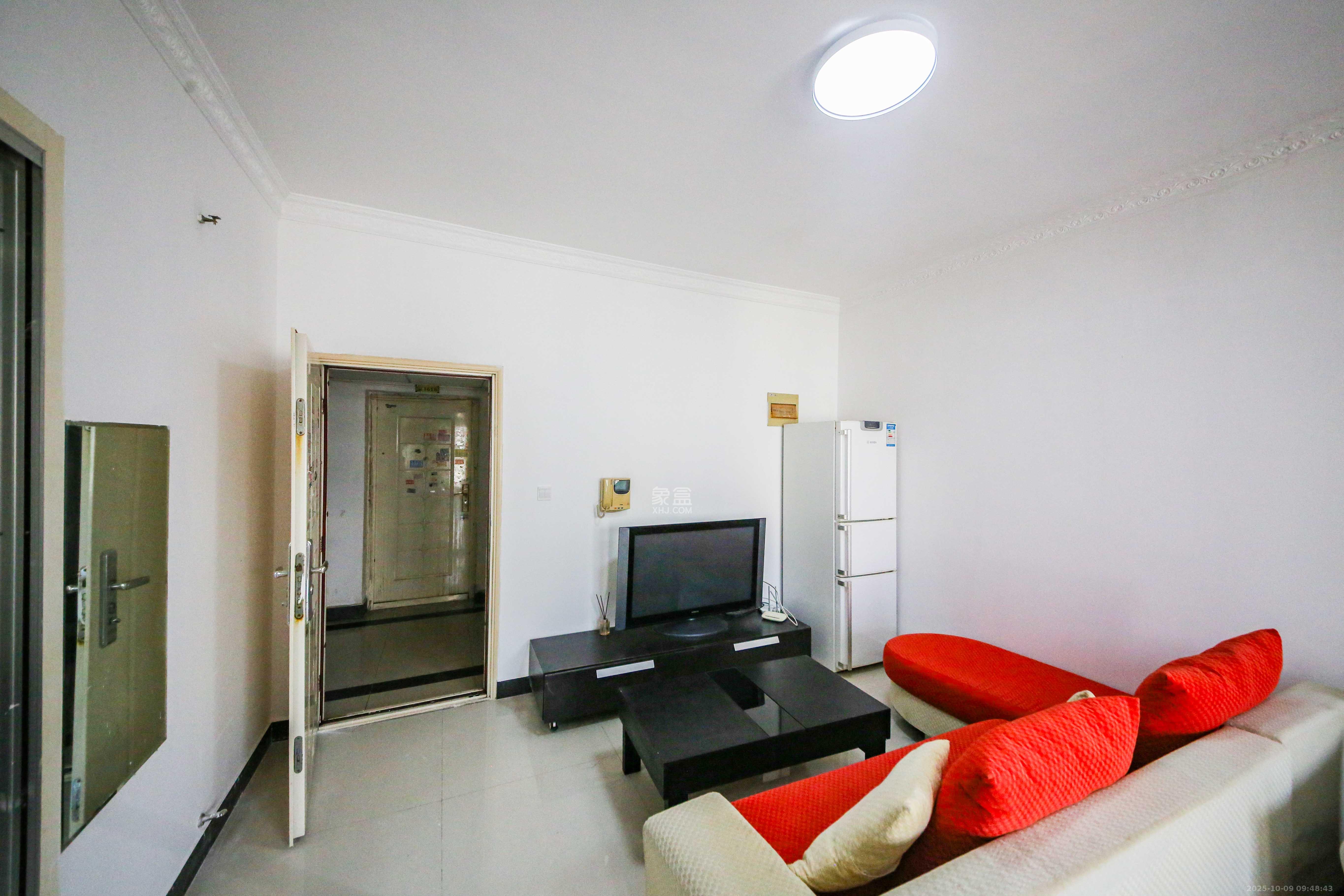 满庭芳小区  1室1厅1卫    35.0万客厅