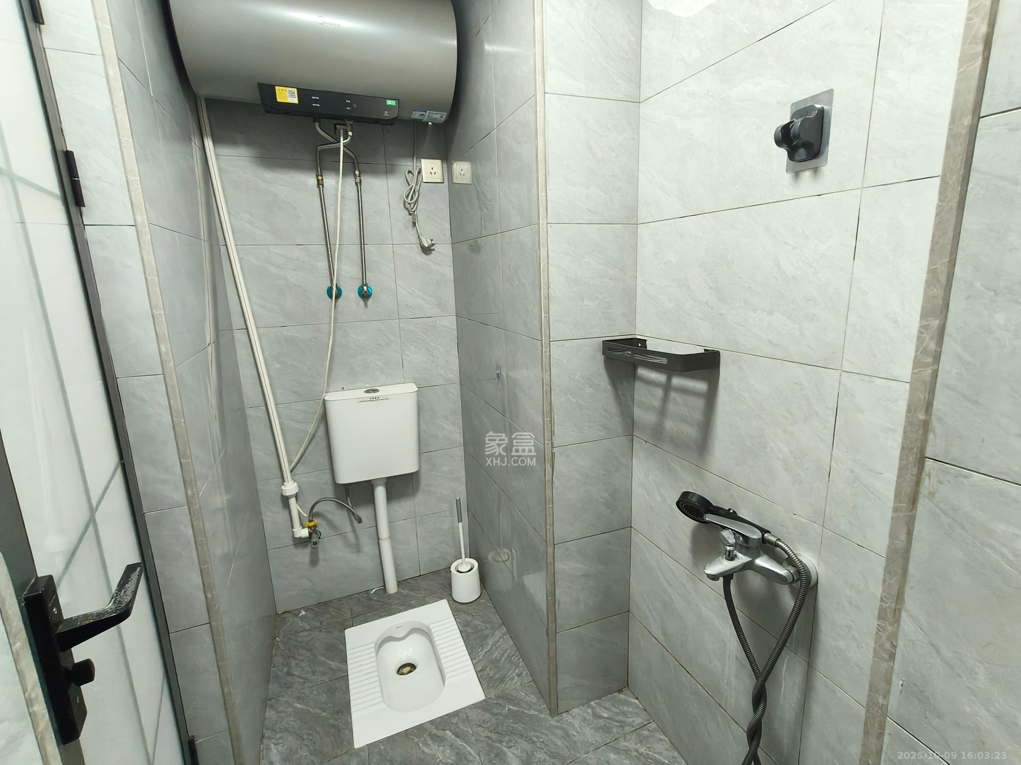 长沙高铁吾悦广场 1室1厅1卫 1550.0元/月 长沙高铁吾悦广场 1室1厅1卫 1550.0元/月室内图