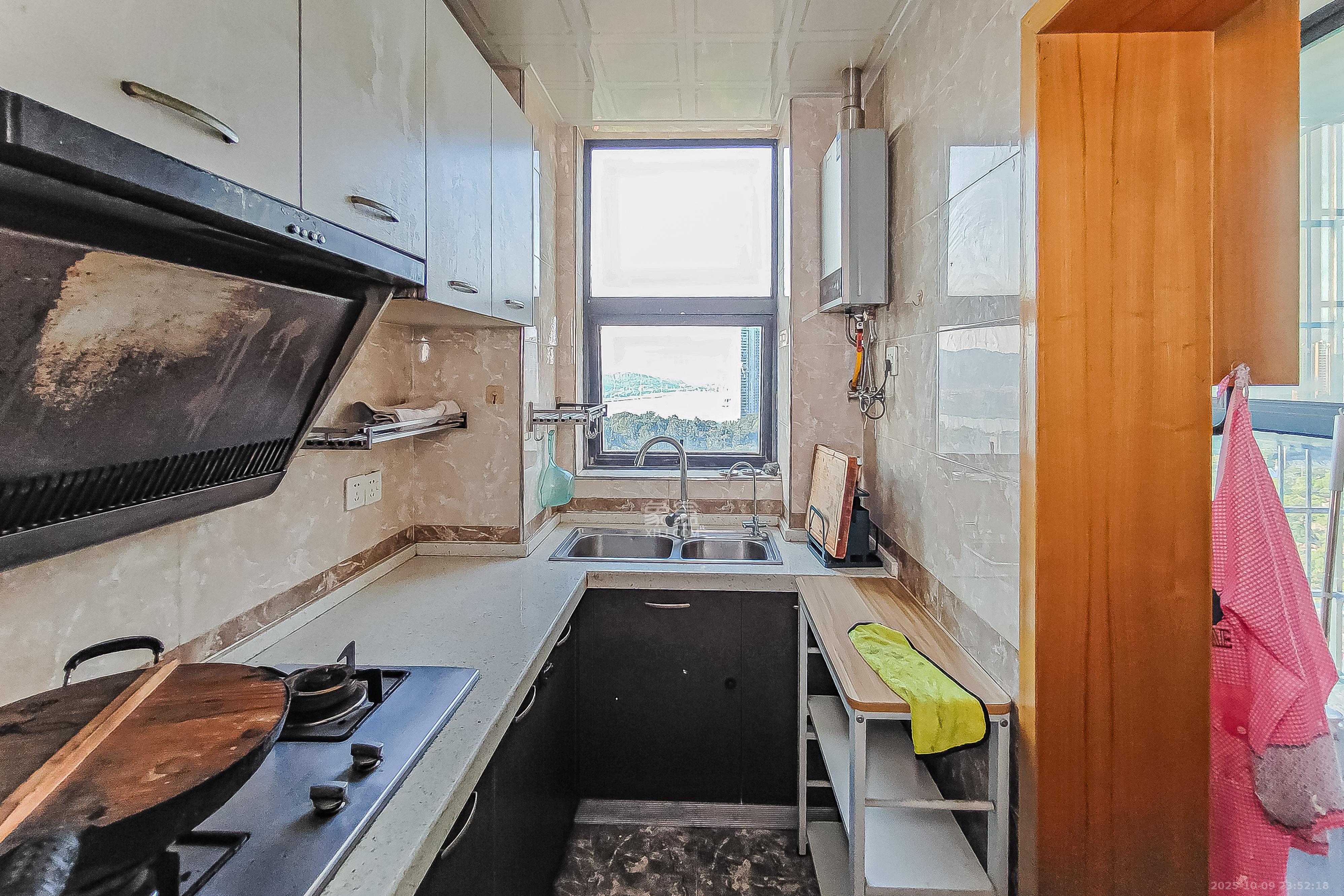 乾城(兴旺乾城) 3室2厅1卫 76.8万 乾城(兴旺乾城) 3室2厅1卫 76.8万厨房