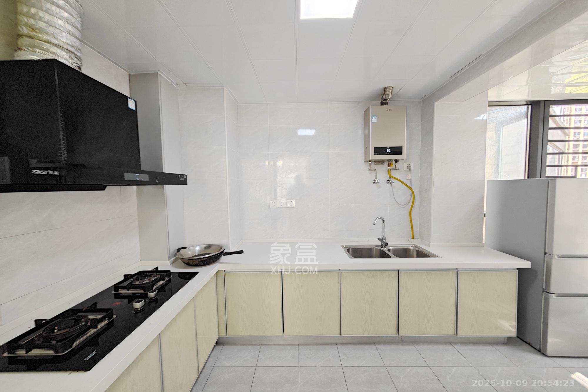 保利大都汇一期、二期 4室2厅2卫 138.0万 保利大都汇一期、二期 4室2厅2卫 138.0万厨房