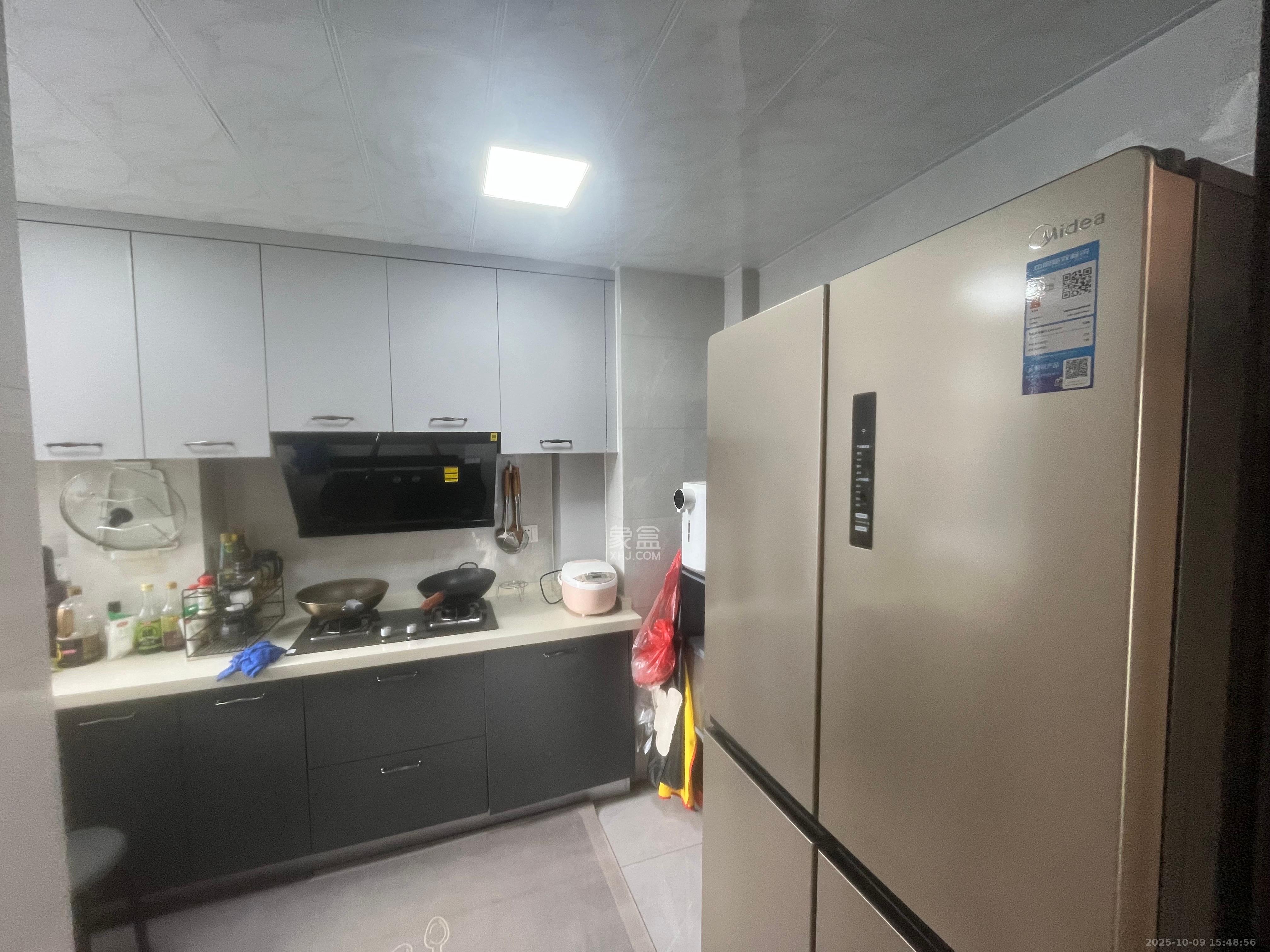 蔷薇国际 3室2厅2卫 2500.0元/月 蔷薇国际 3室2厅2卫 2500.0元/月室内图