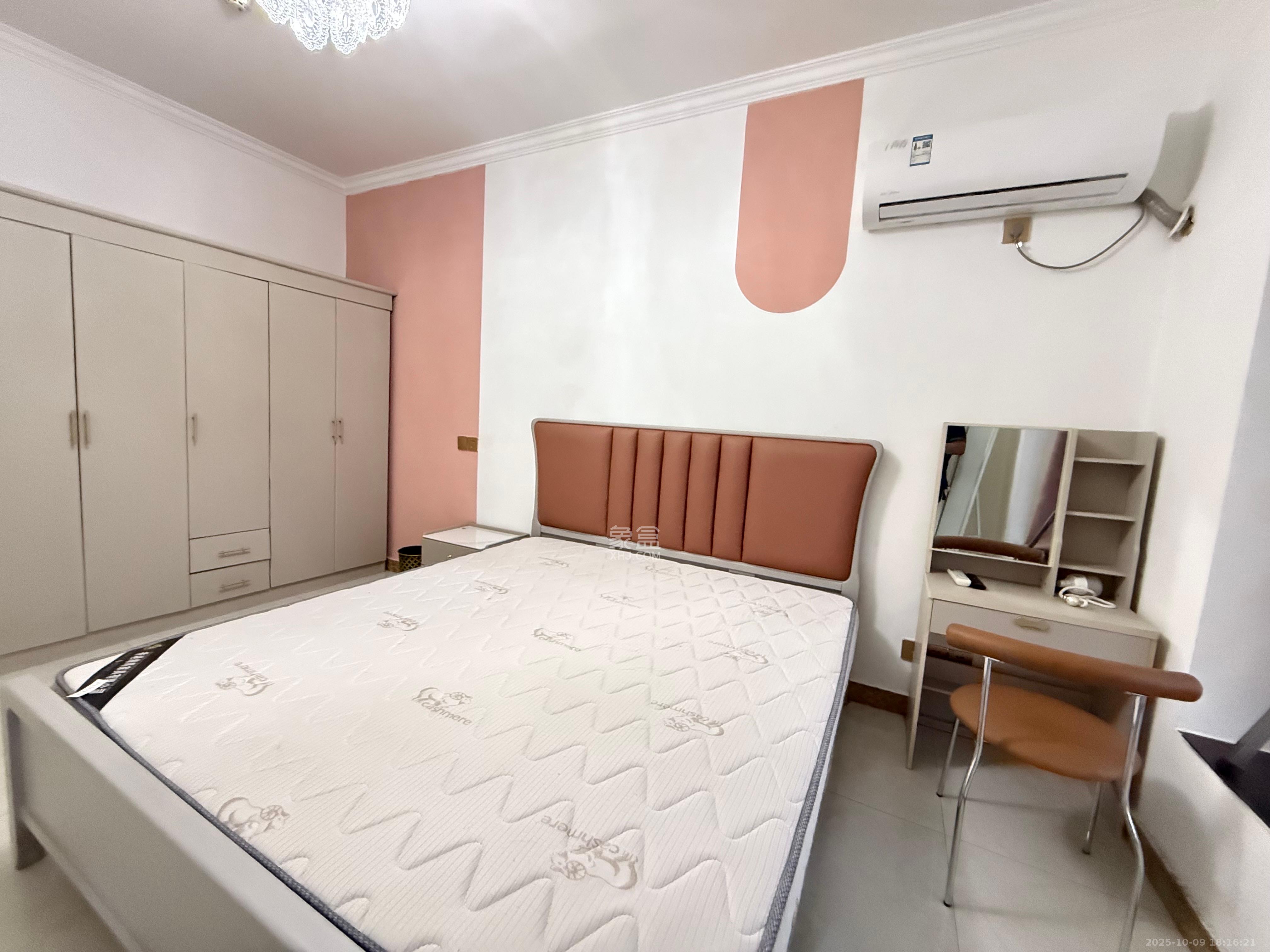 芙蓉同发  1室1厅1卫    2400.0元/月室内图