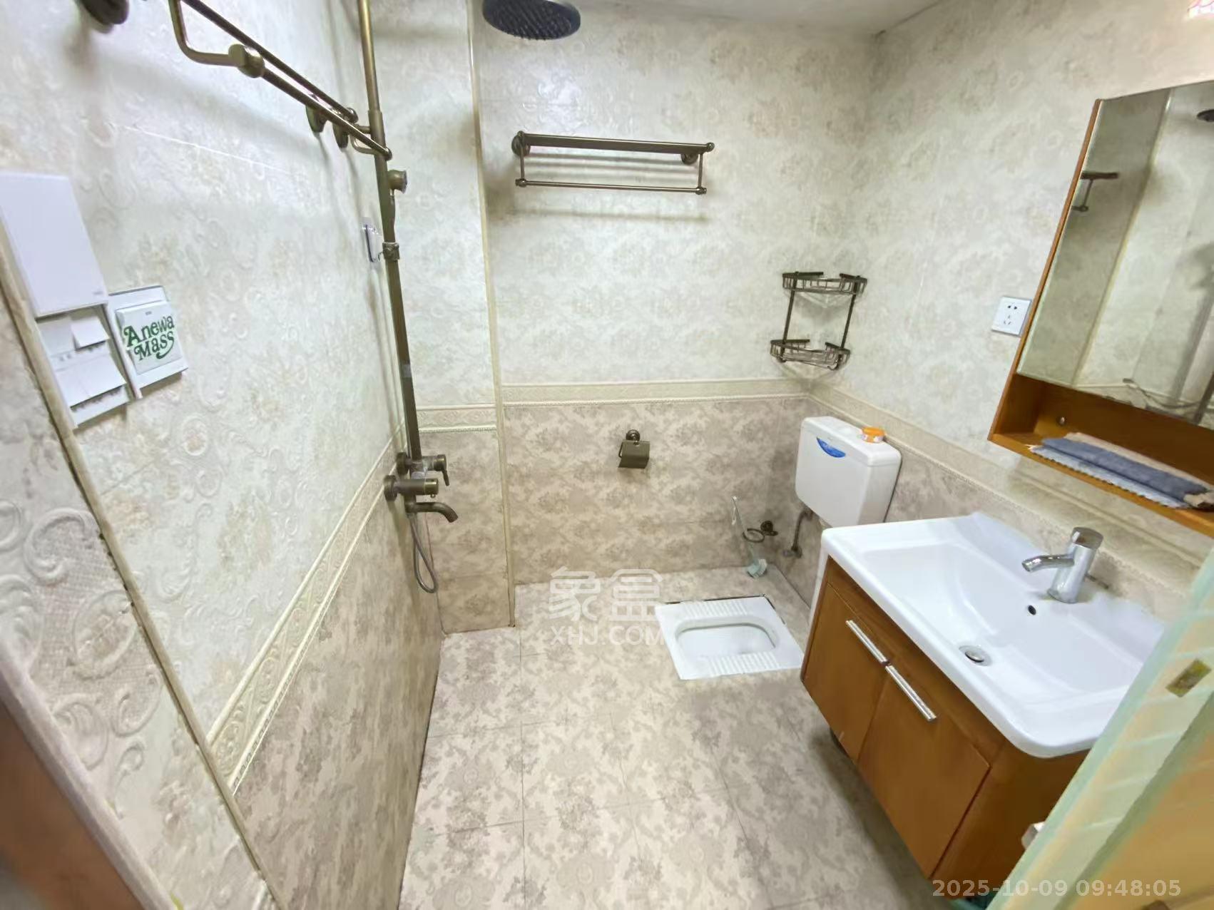 钱隆樽品(一、二、三期)  1室1厅1卫    1500.0元/月室内图