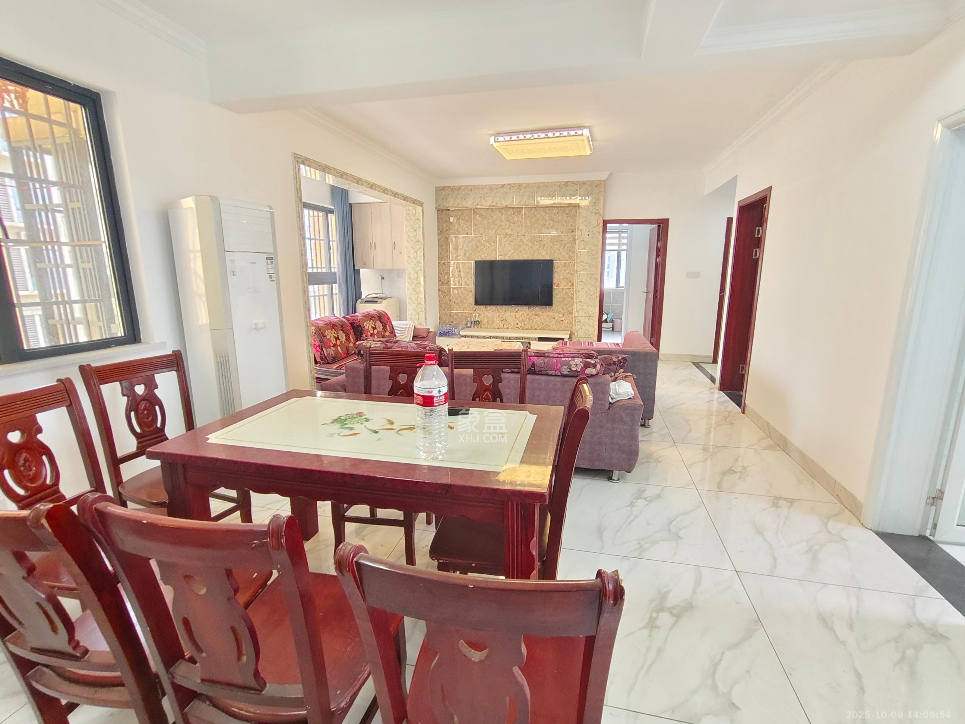 德惠雅苑(众星湘港公馆) 3室2厅2卫 2100.0元/月 德惠雅苑(众星湘港公馆) 3室2厅2卫 2100.0元/月室内图