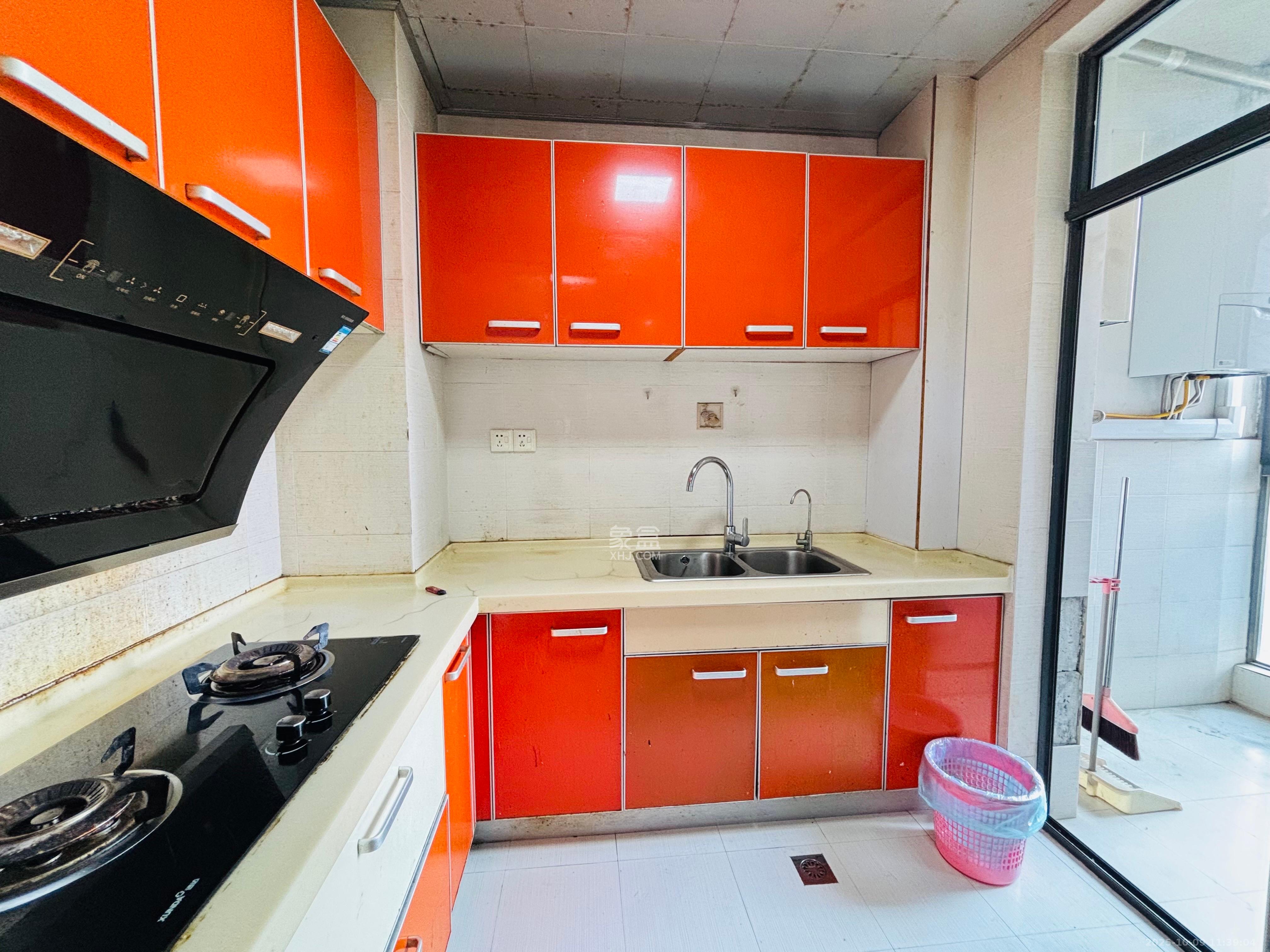 仁和香堤雅境 3室2厅2卫 3200.0元/月 仁和香堤雅境 3室2厅2卫 3200.0元/月室内图