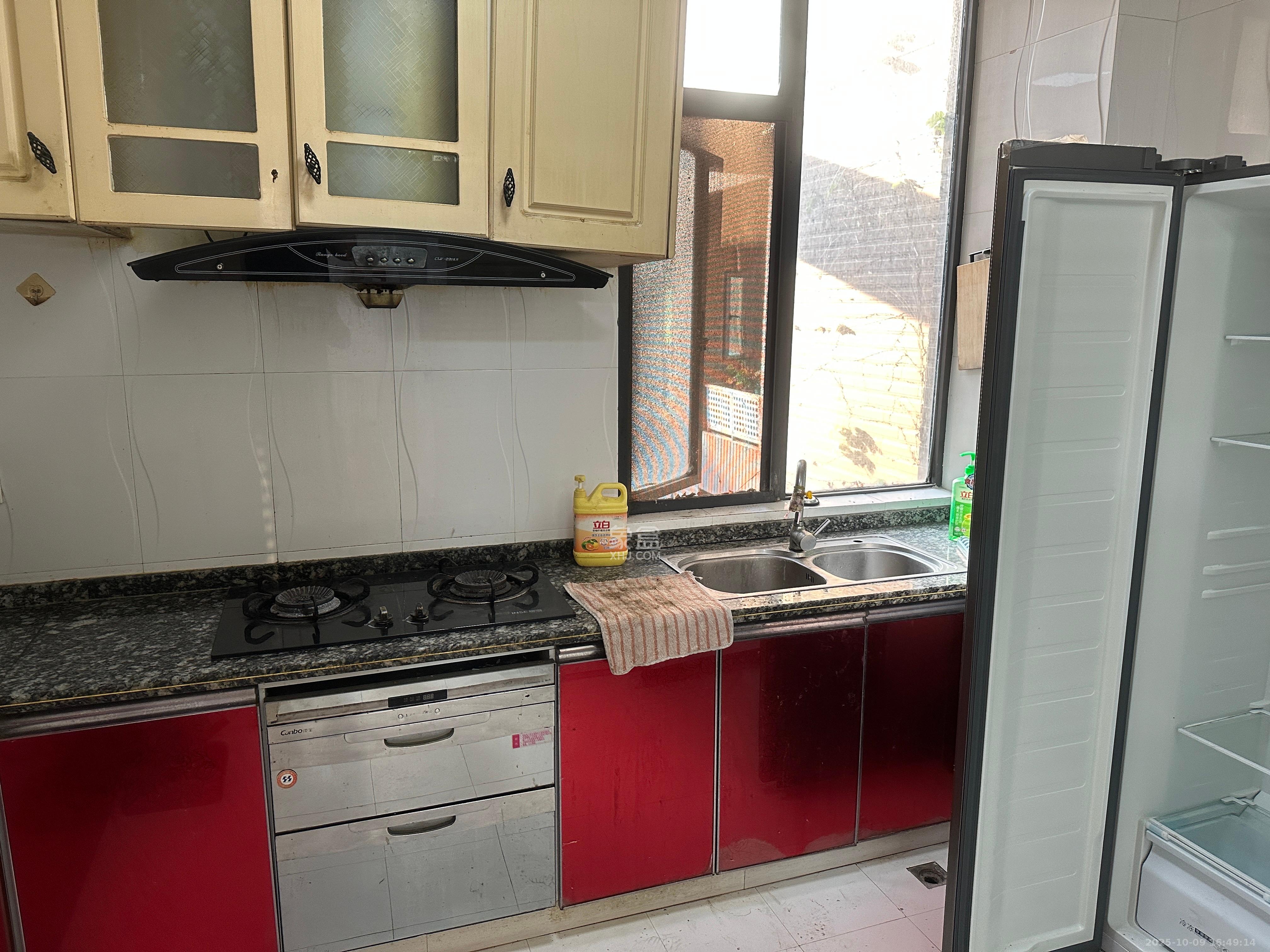 仁和香堤雅境 3室2厅2卫 2500.0元/月 仁和香堤雅境 3室2厅2卫 2500.0元/月室内图