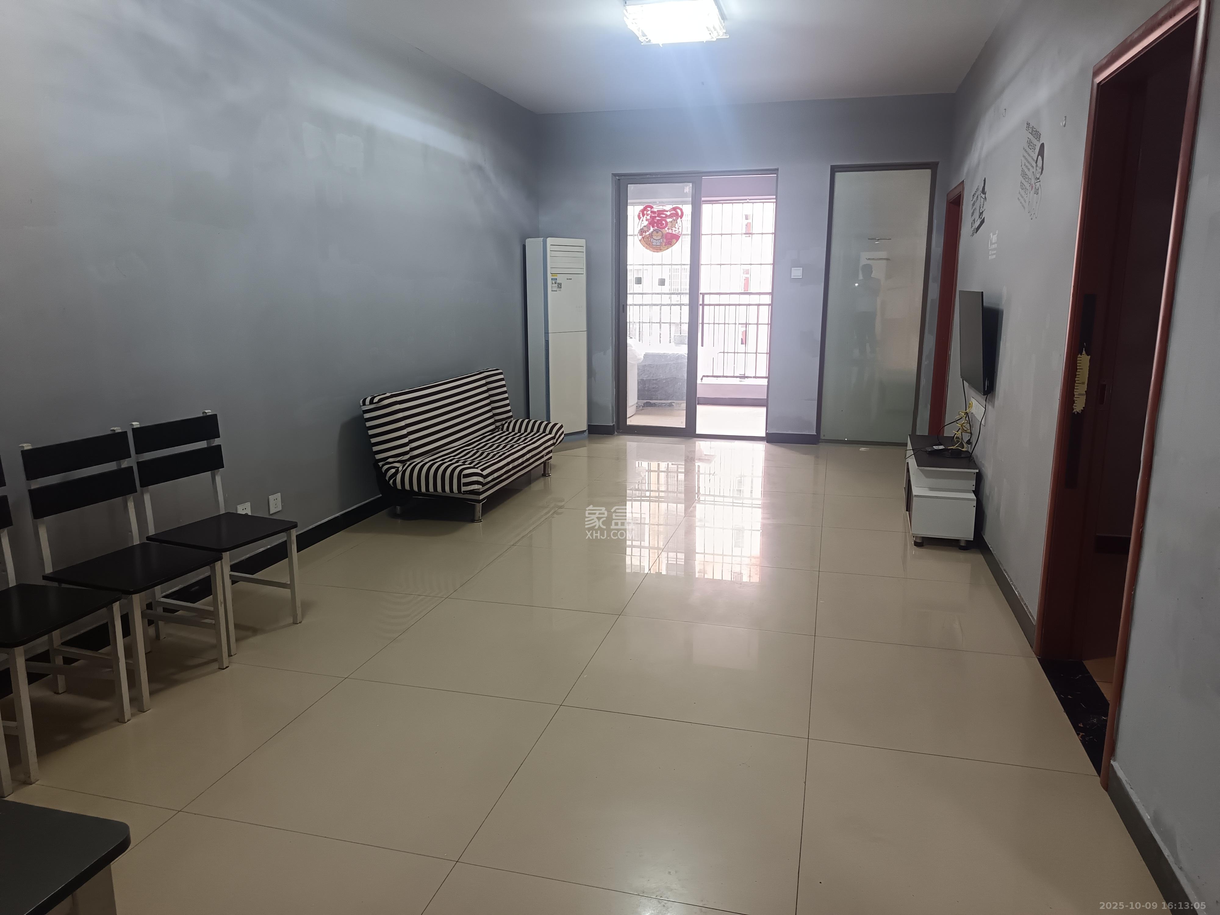 米兰春天  3室2厅1卫    1800.0元/月 米兰春天  3室2厅1卫    1800.0元/月室内图