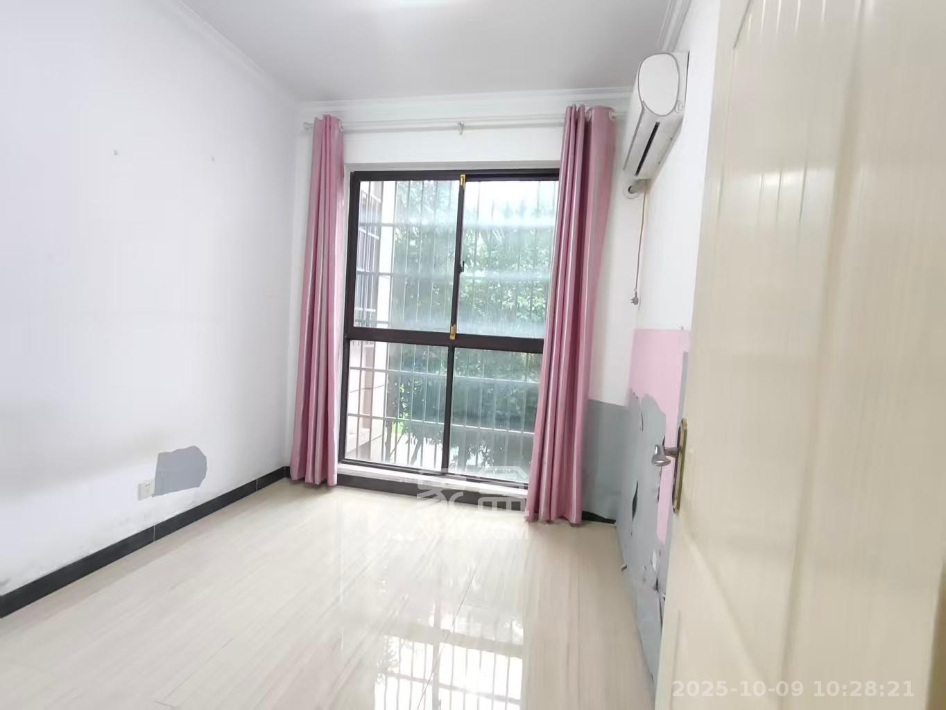 阳光丽城二期  4室2厅2卫    3800.0元/月室内图