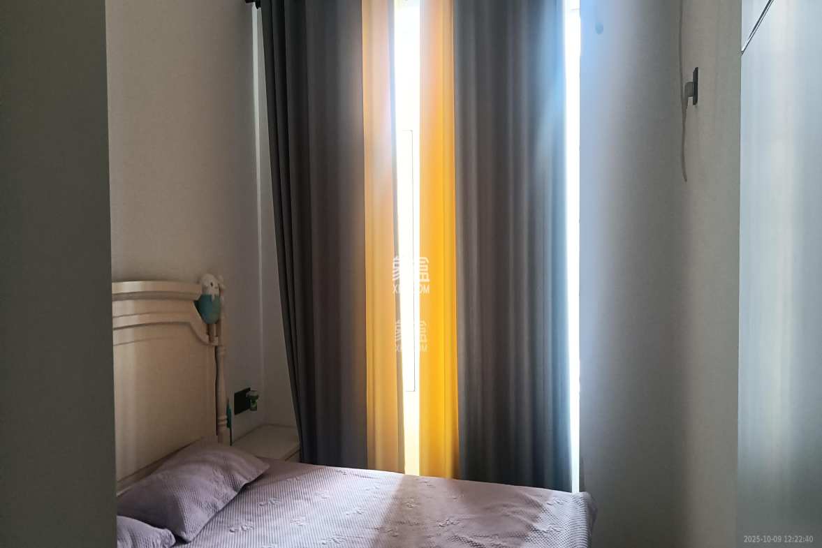 鸿润嘉园 3室2厅2卫 2200.0元/月 鸿润嘉园 3室2厅2卫 2200.0元/月室内图