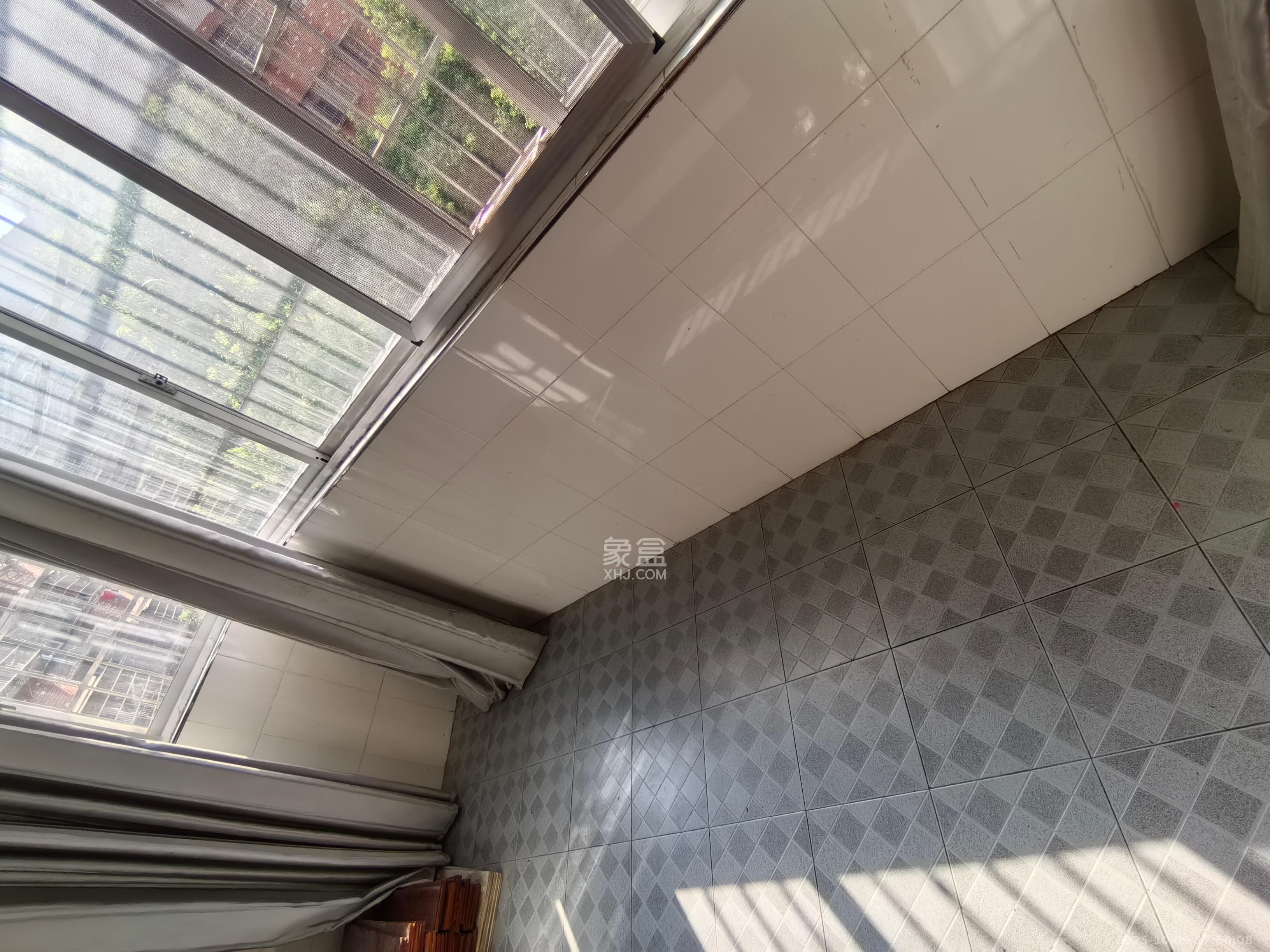 金铃东苑 2室2厅1卫 800.0元/月 金铃东苑 2室2厅1卫 800.0元/月室内图