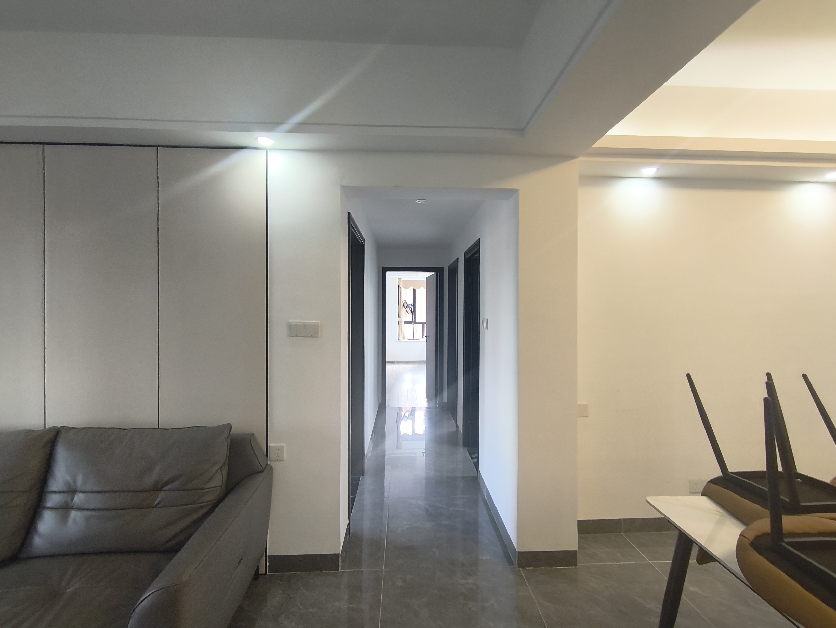 滨江佳苑 4室2厅2卫 2800.0元/月 滨江佳苑 4室2厅2卫 2800.0元/月室内图