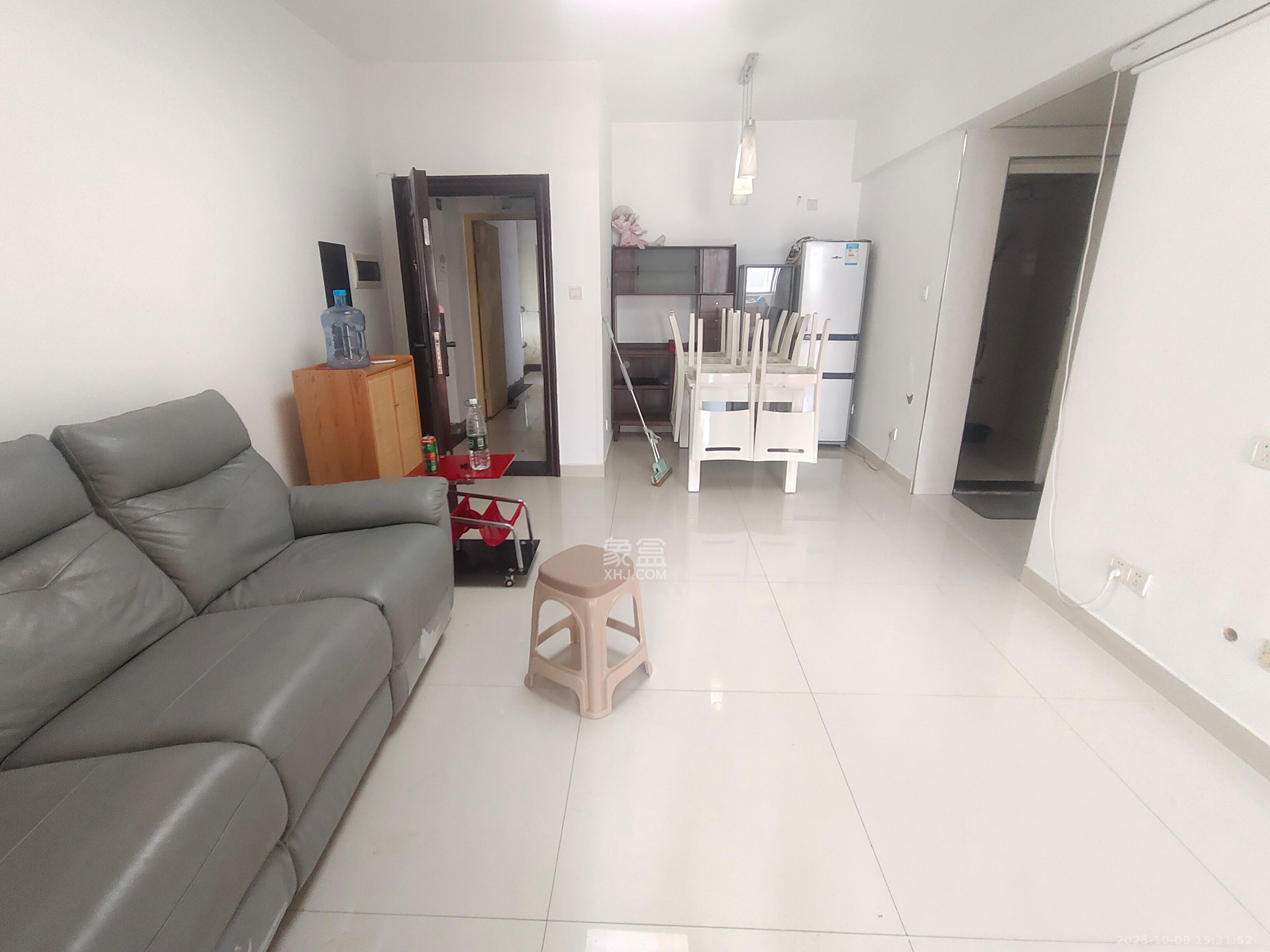 长大彩虹都  2室2厅1卫    2000.0元/月 长大彩虹都  2室2厅1卫    2000.0元/月