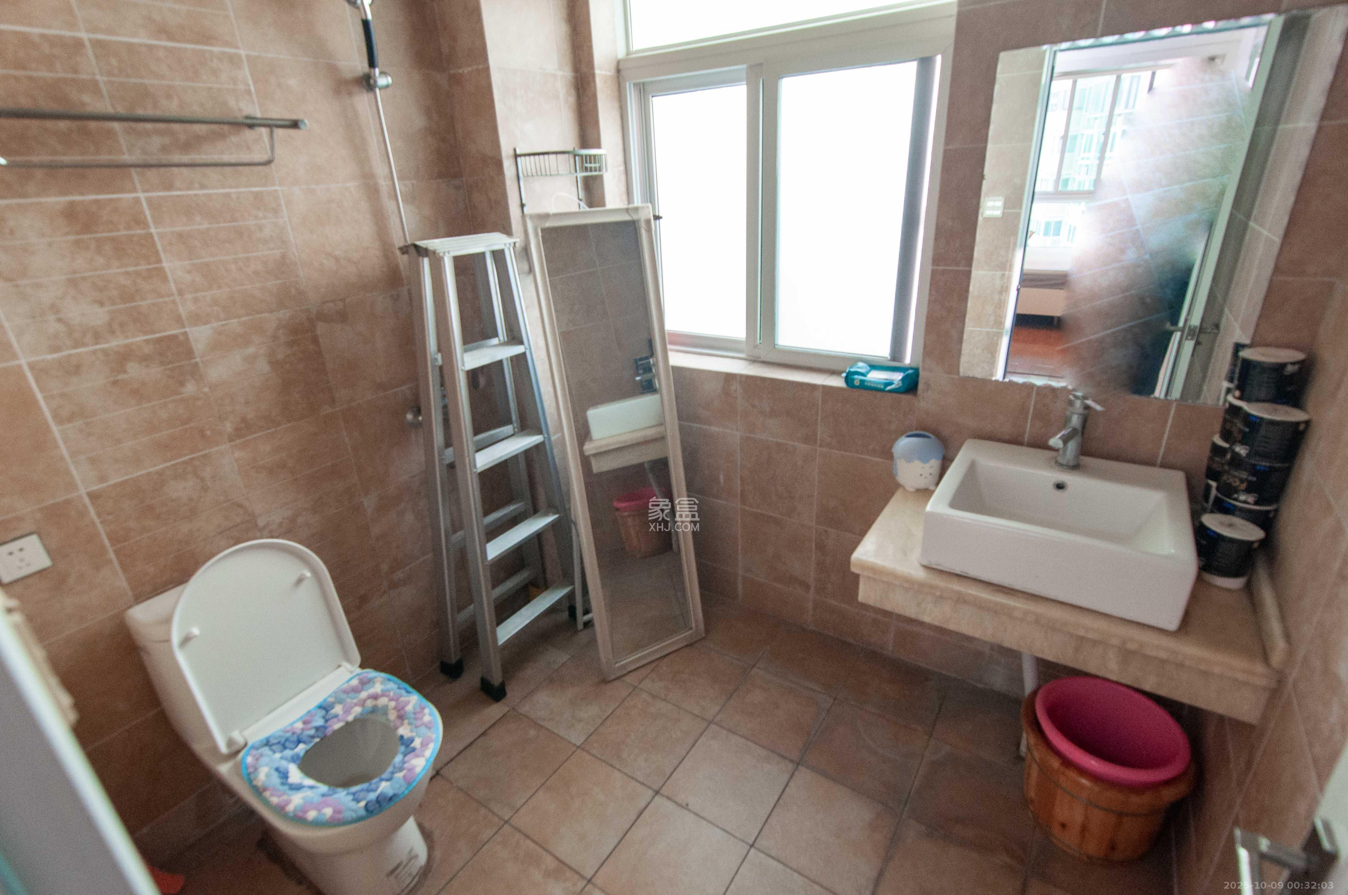 格林星城  3室2厅2卫    108.0万卫生间