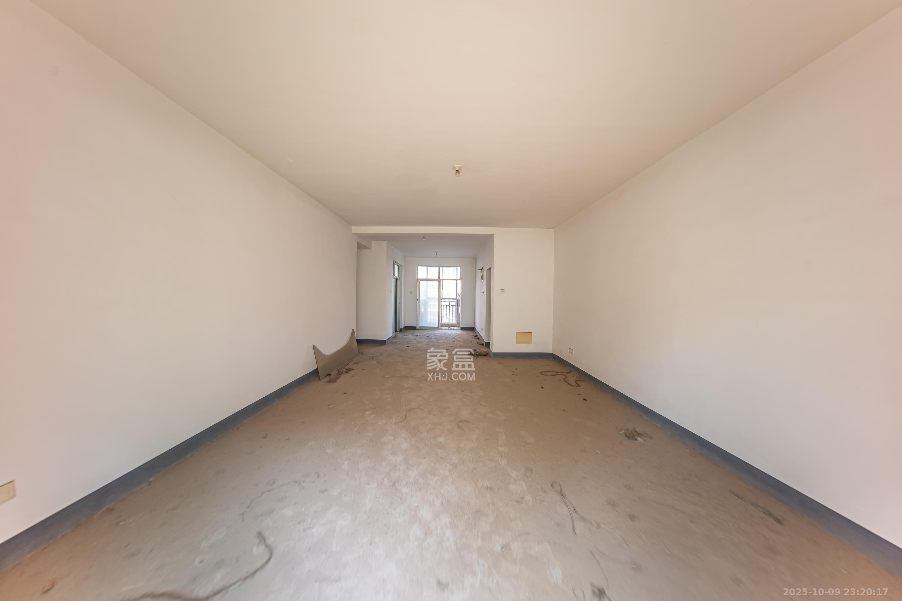 枫华府第  3室2厅2卫    63.8万