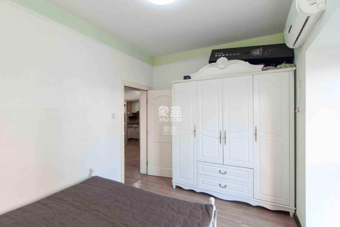 西点公园里 2室2厅1卫 2700.0元/月 西点公园里 2室2厅1卫 2700.0元/月室内图