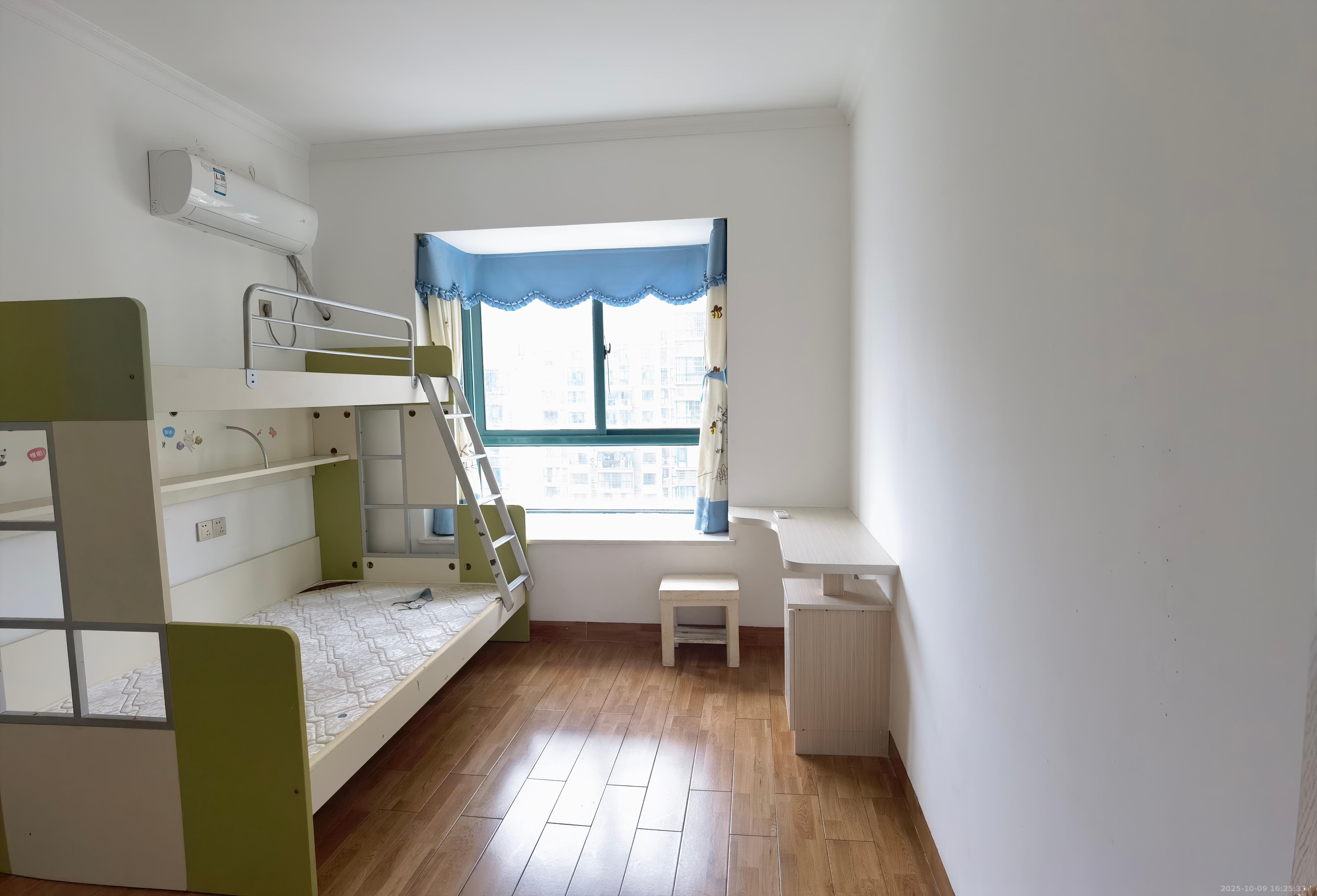 湖景名城 3室2厅2卫 2500.0元/月 湖景名城 3室2厅2卫 2500.0元/月室内图