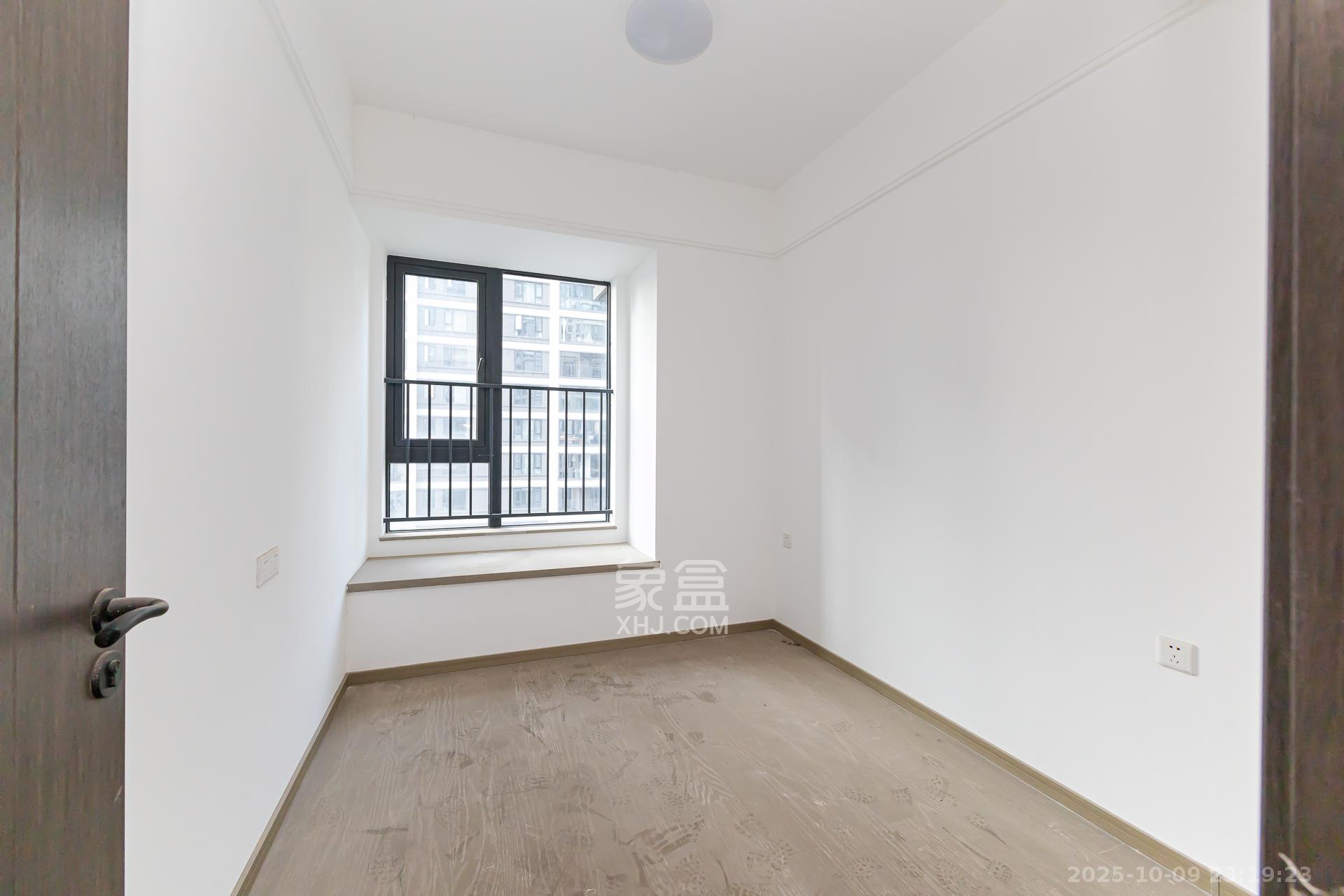 越秀湘江星汇城三期  4室2厅2卫    159.0万卧室