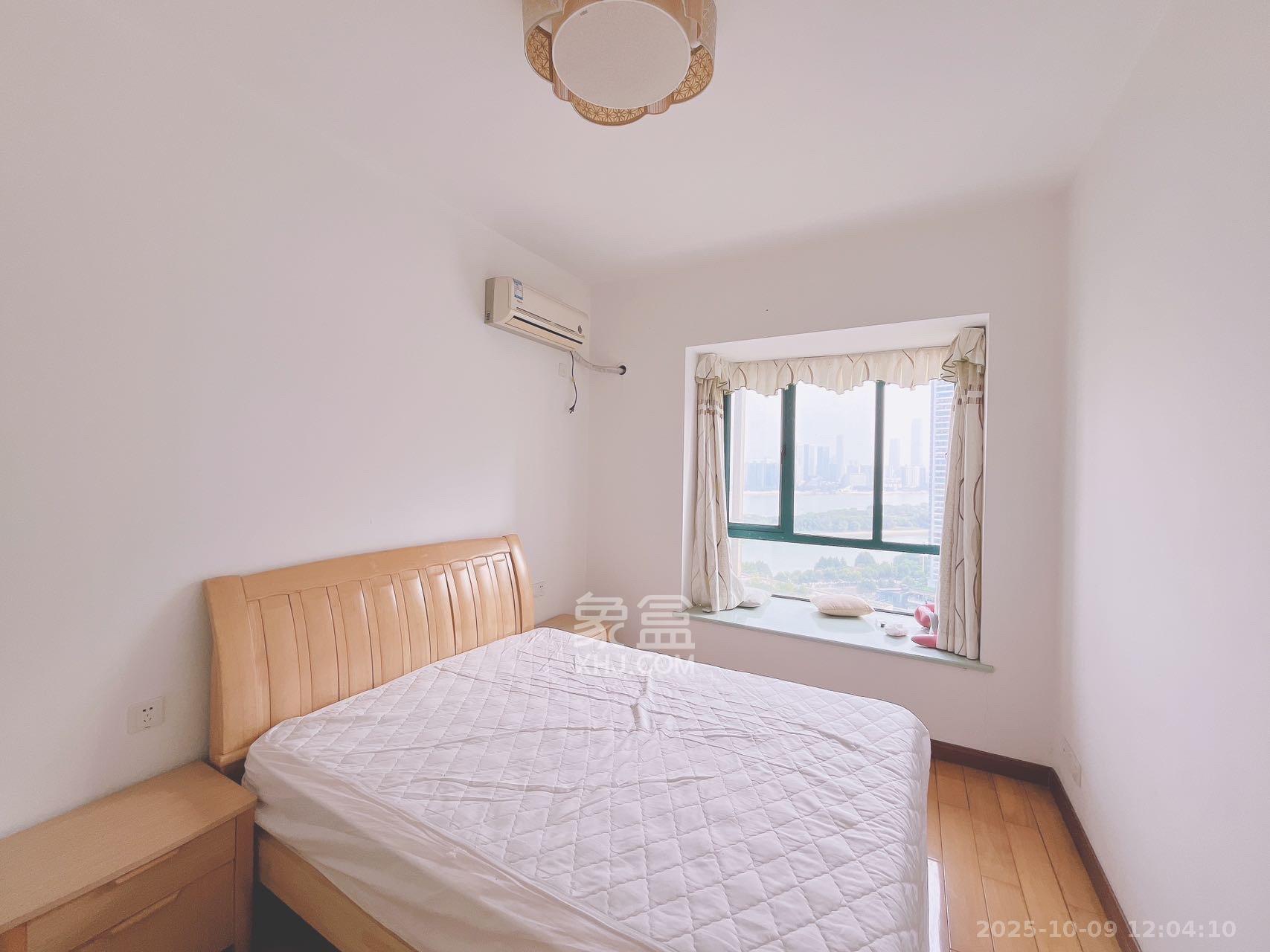 滨江金座  3室2厅2卫    3500.0元/月 滨江金座  3室2厅2卫    3500.0元/月室内图