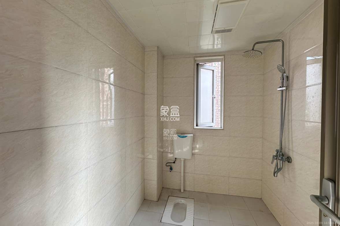 新城国际花都  3室2厅2卫    1800.0元/月 新城国际花都  3室2厅2卫    1800.0元/月室内图