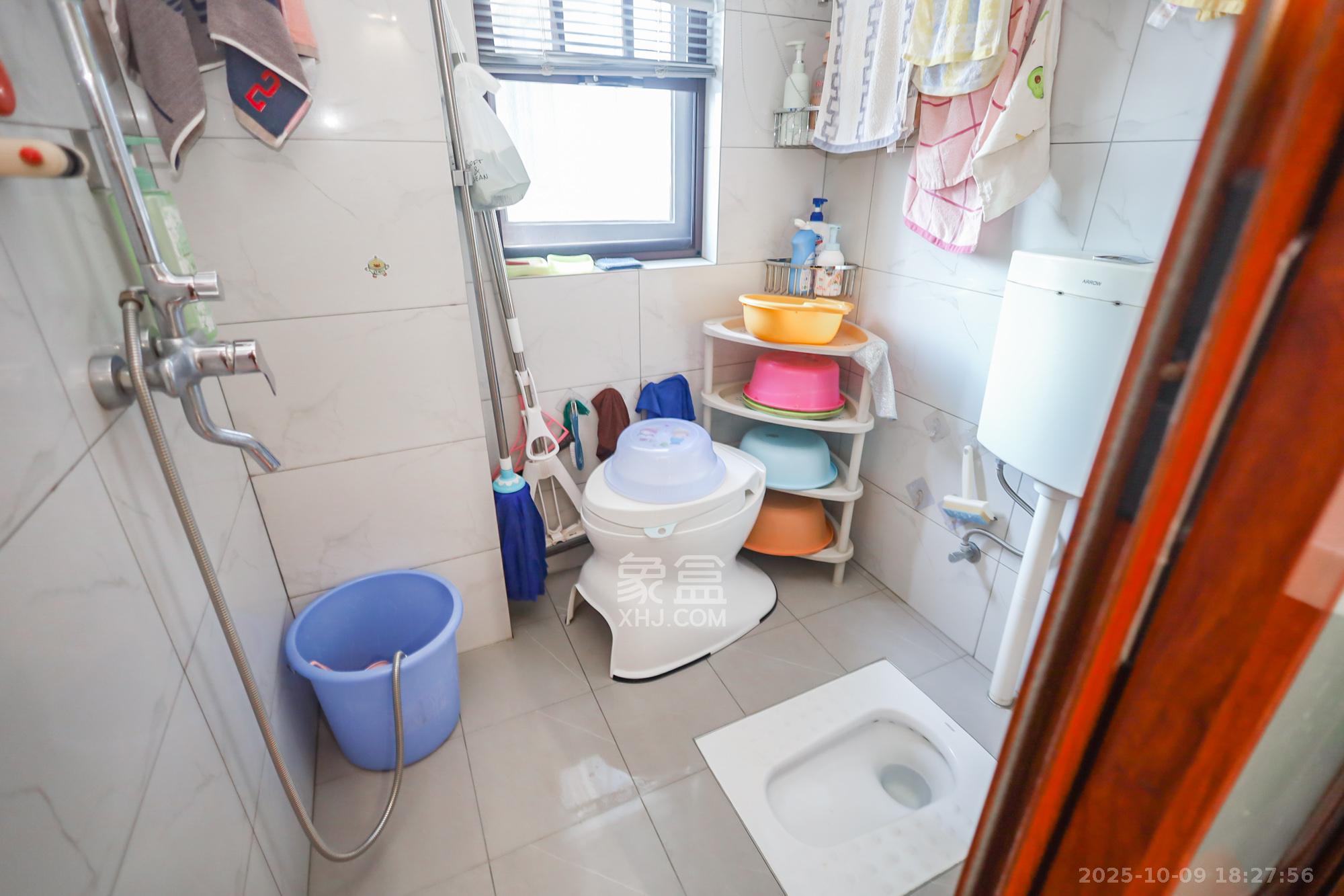 保利西海岸B区  3室2厅2卫    175.0万 保利西海岸B区  3室2厅2卫    175.0万卫生间