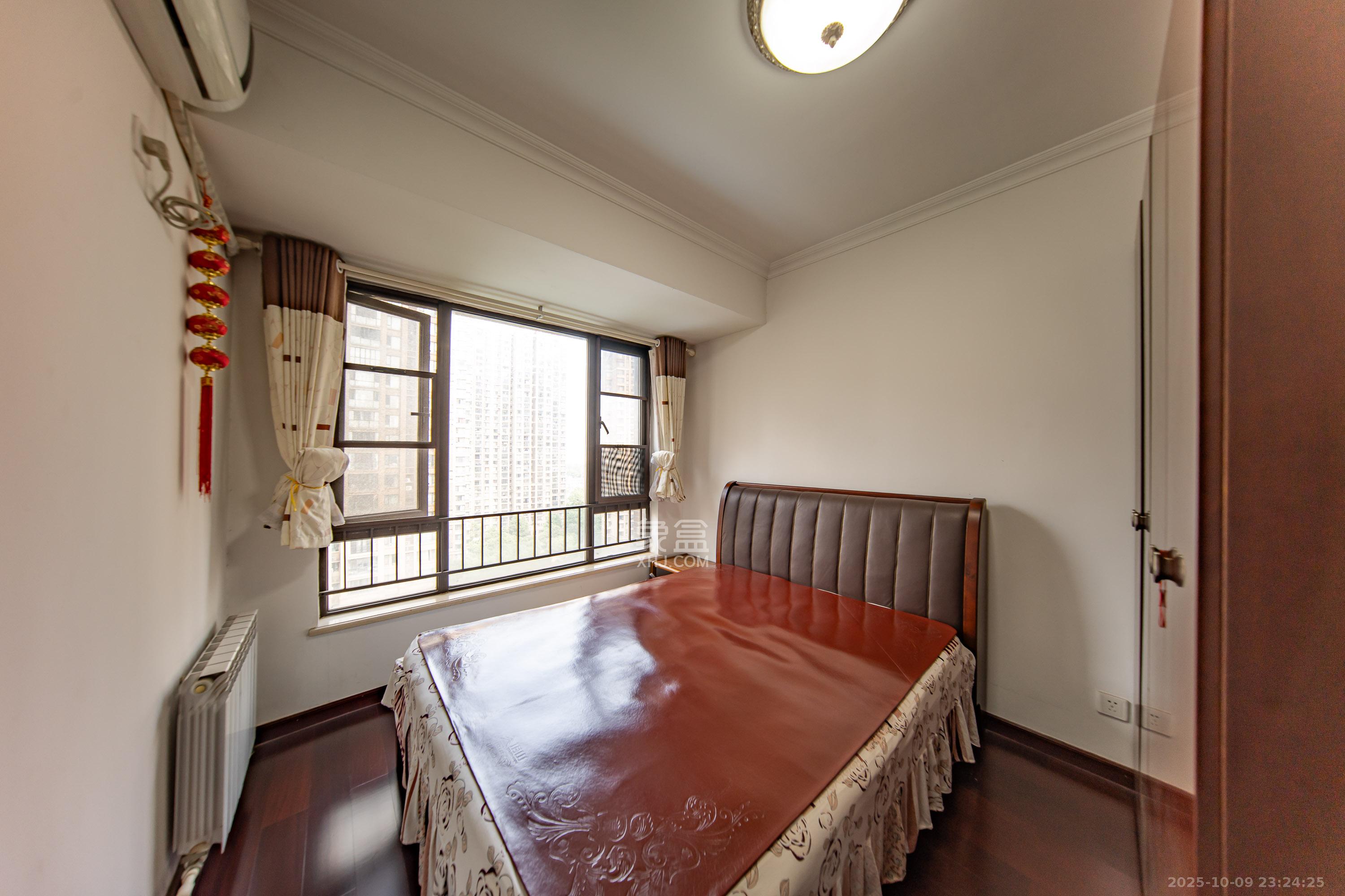 中海国际一期 4室2厅2卫 190.0万 中海国际一期 4室2厅2卫 190.0万卧室