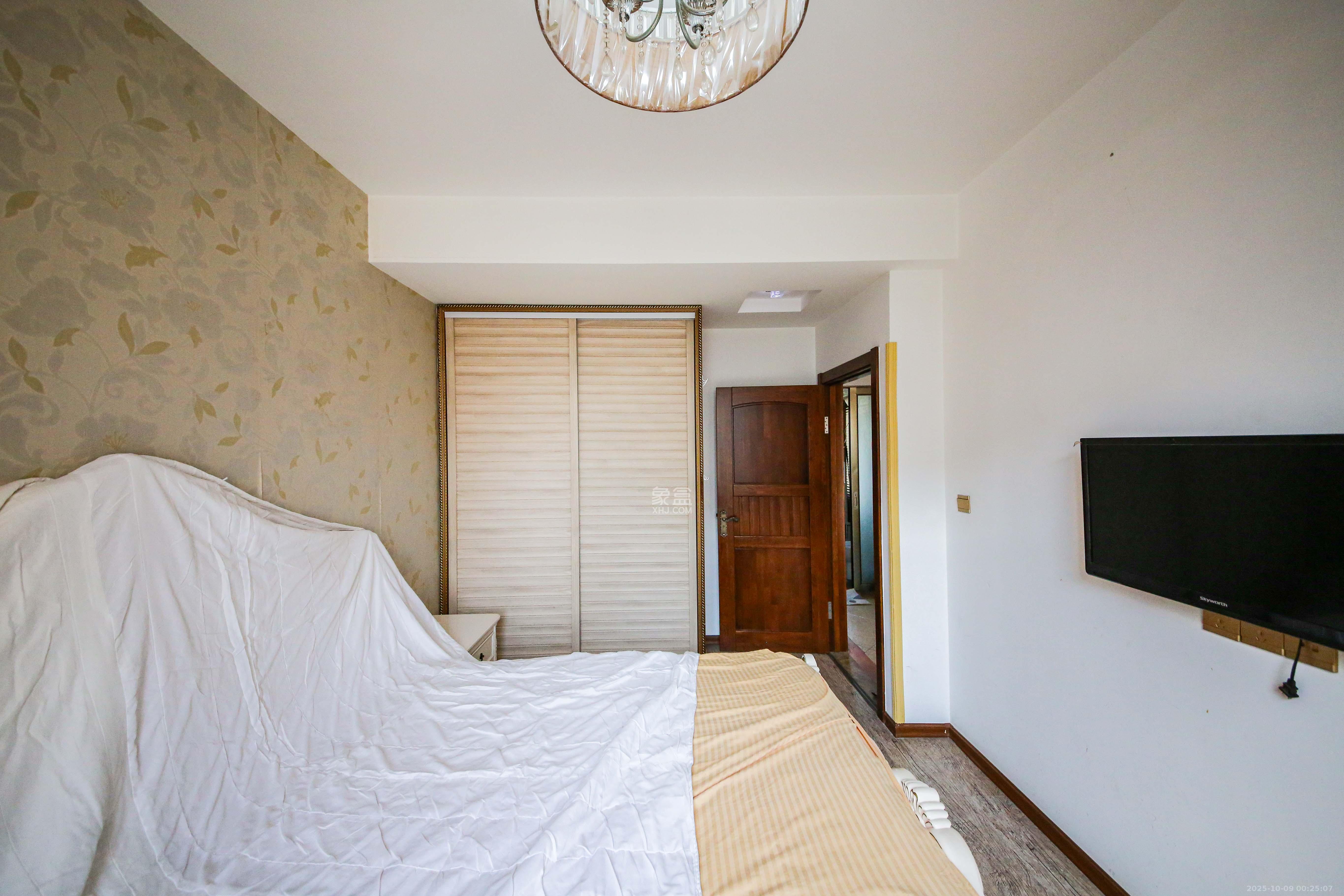 青园  3室2厅1卫    91.8万卧室