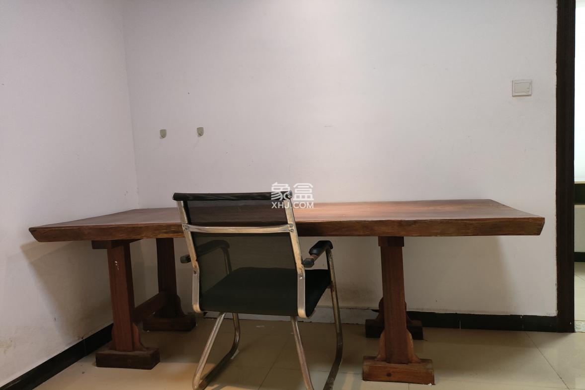 汇锦名城 5室2厅2卫 4800.0元/月 汇锦名城 5室2厅2卫 4800.0元/月室内图