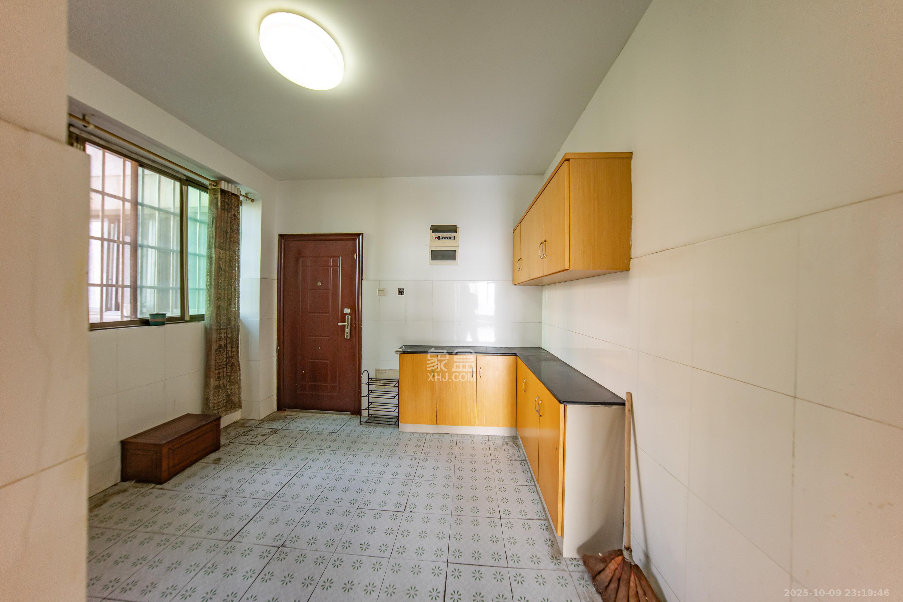 枫华府第  3室2厅2卫    68.0万其他