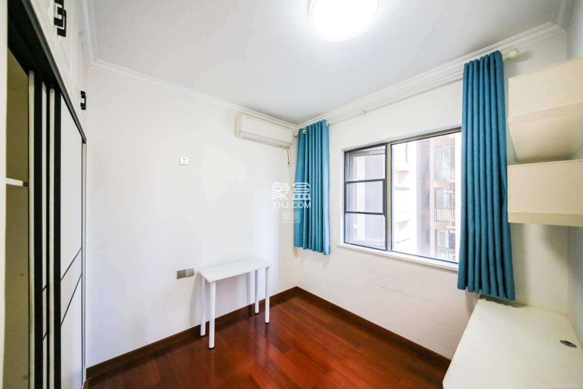 富兴嘉城(富兴汇中央)  2室2厅1卫    88.88万 富兴嘉城(富兴汇中央)  2室2厅1卫    88.88万卧室