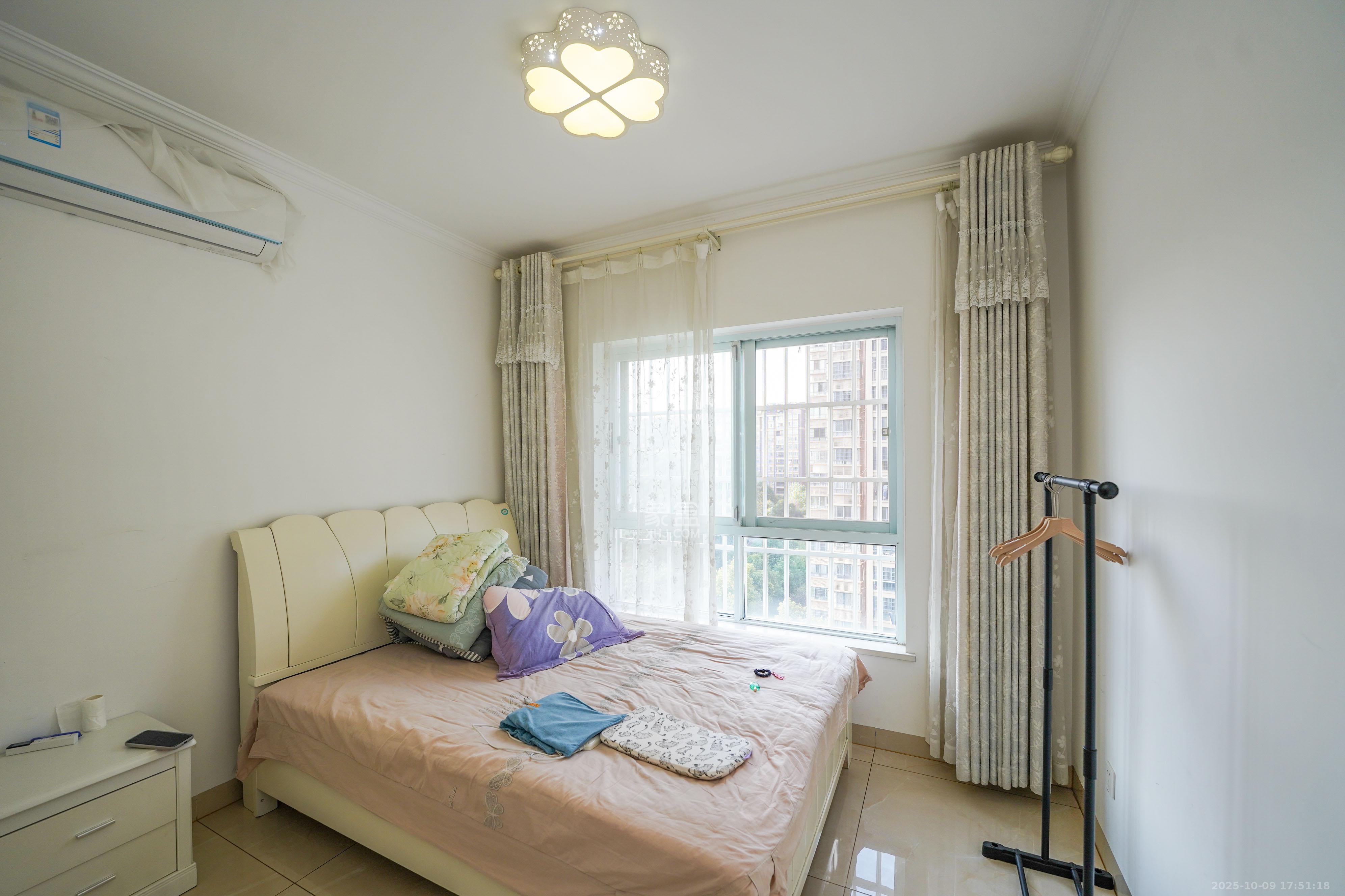 哈佛小镇(五矿哈佛小镇) 3室2厅2卫 86.0万 哈佛小镇(五矿哈佛小镇) 3室2厅2卫 86.0万卧室