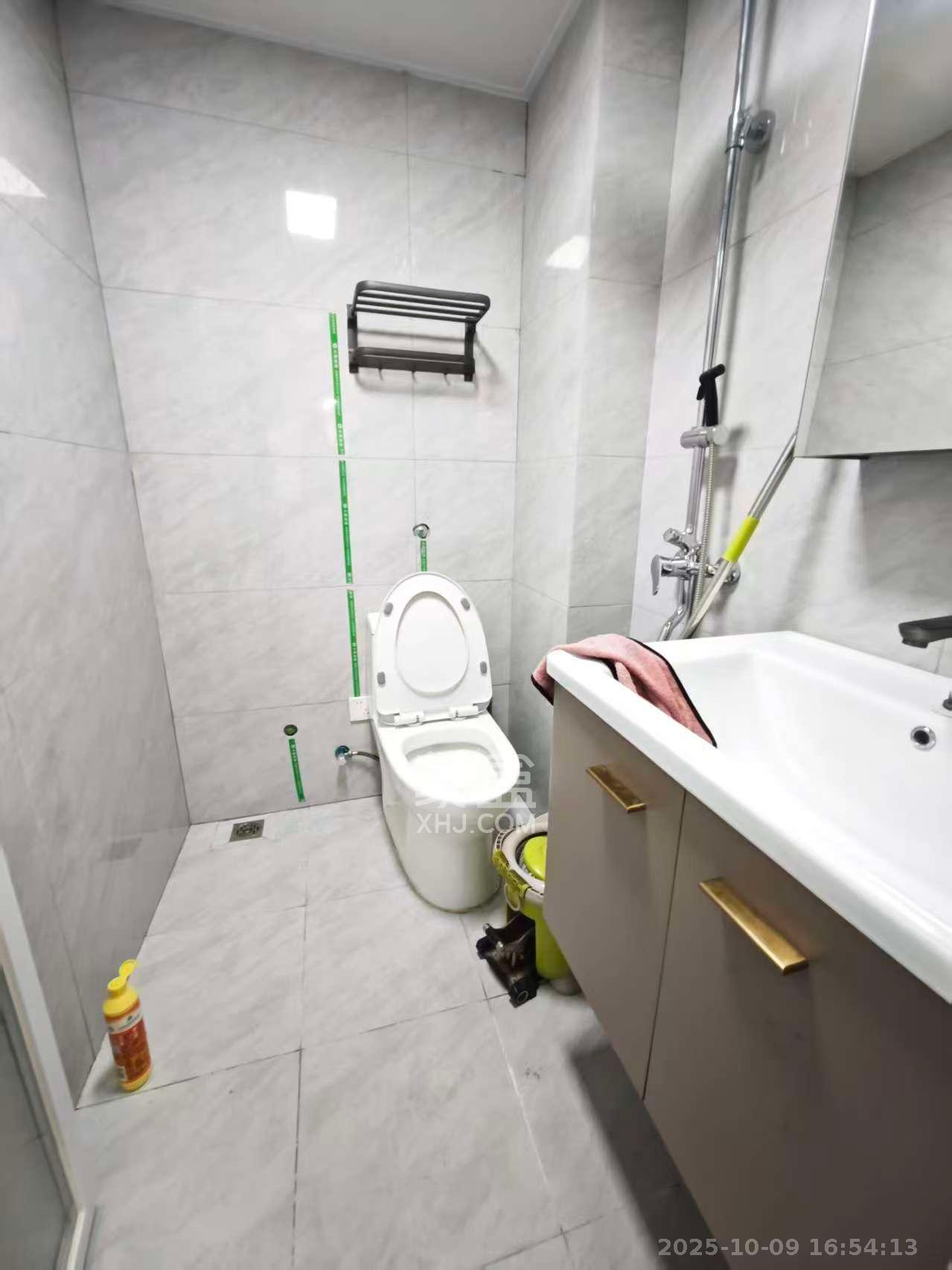 芙蓉同发  2室1厅1卫    3000.0元/月 芙蓉同发  2室1厅1卫    3000.0元/月室内图