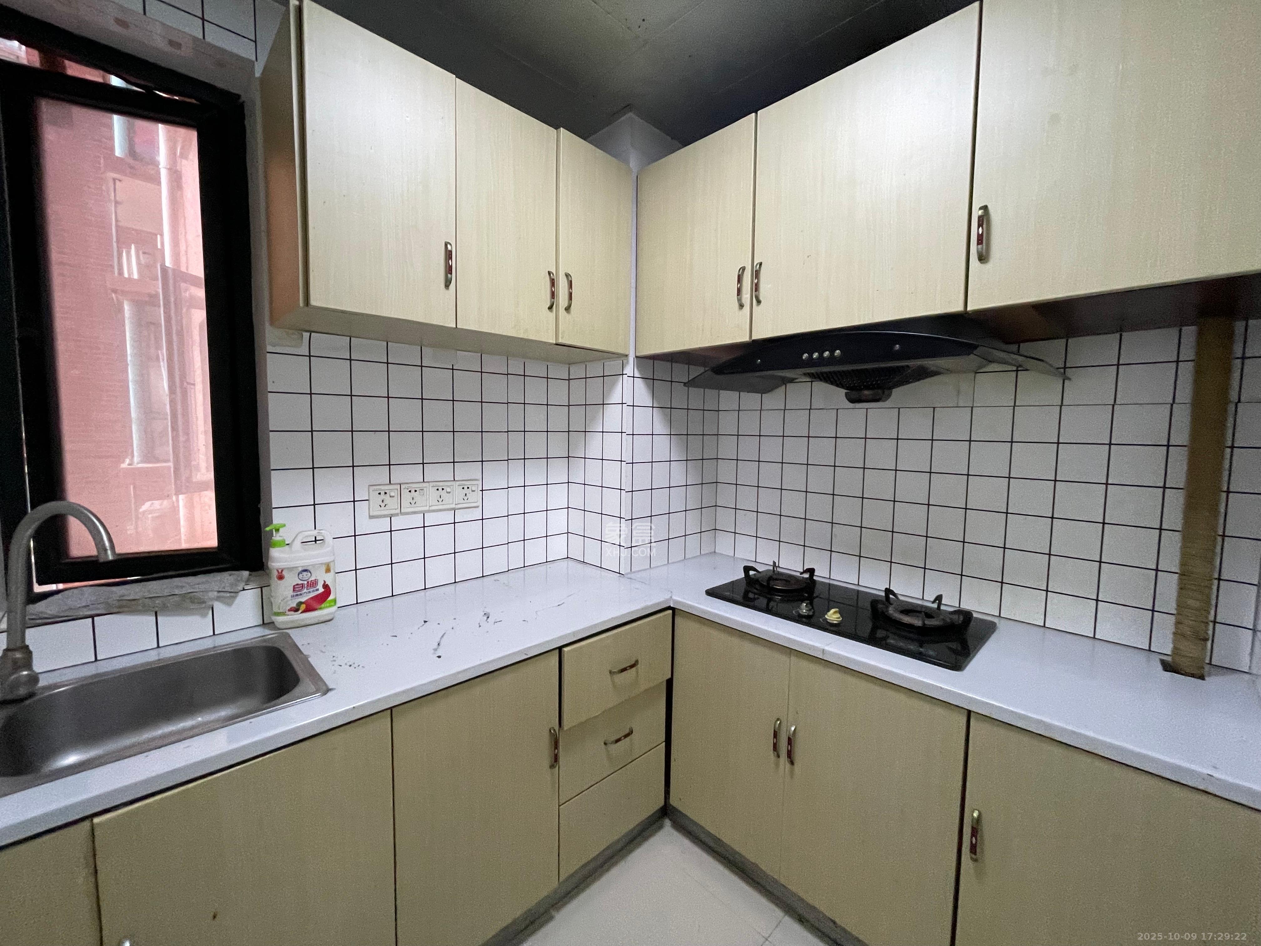 东玺门  2室1厅1卫    2200.0元/月 东玺门  2室1厅1卫    2200.0元/月室内图