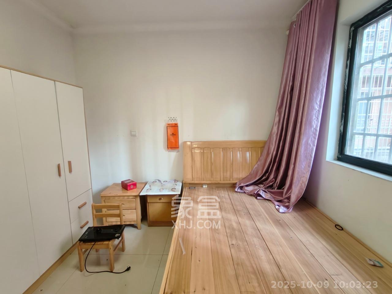 诚兴园  3室1厅1卫    2000.0元/月室内图