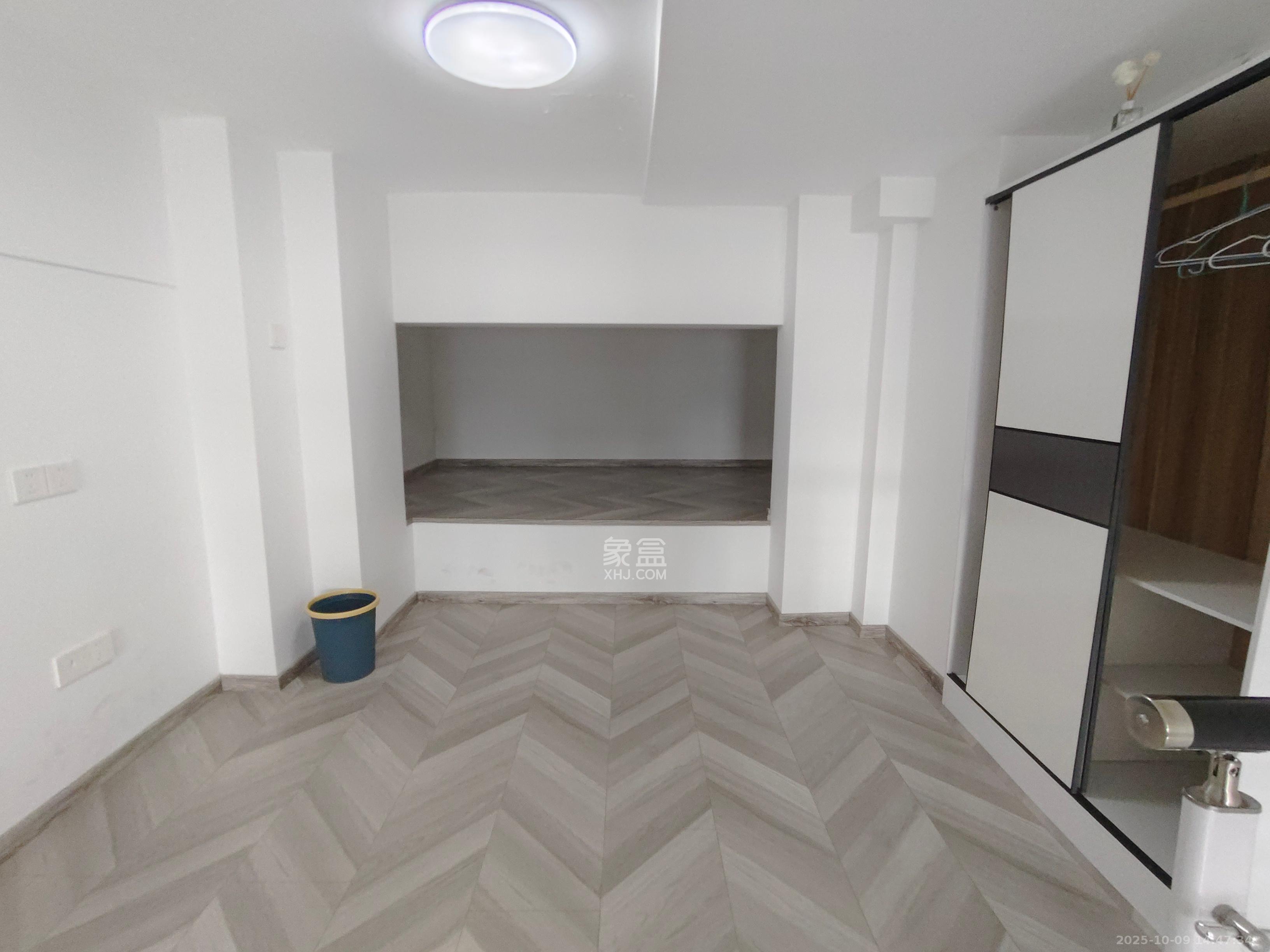 中海阅溪府 2室1厅1卫 1700.0元/月 中海阅溪府 2室1厅1卫 1700.0元/月室内图