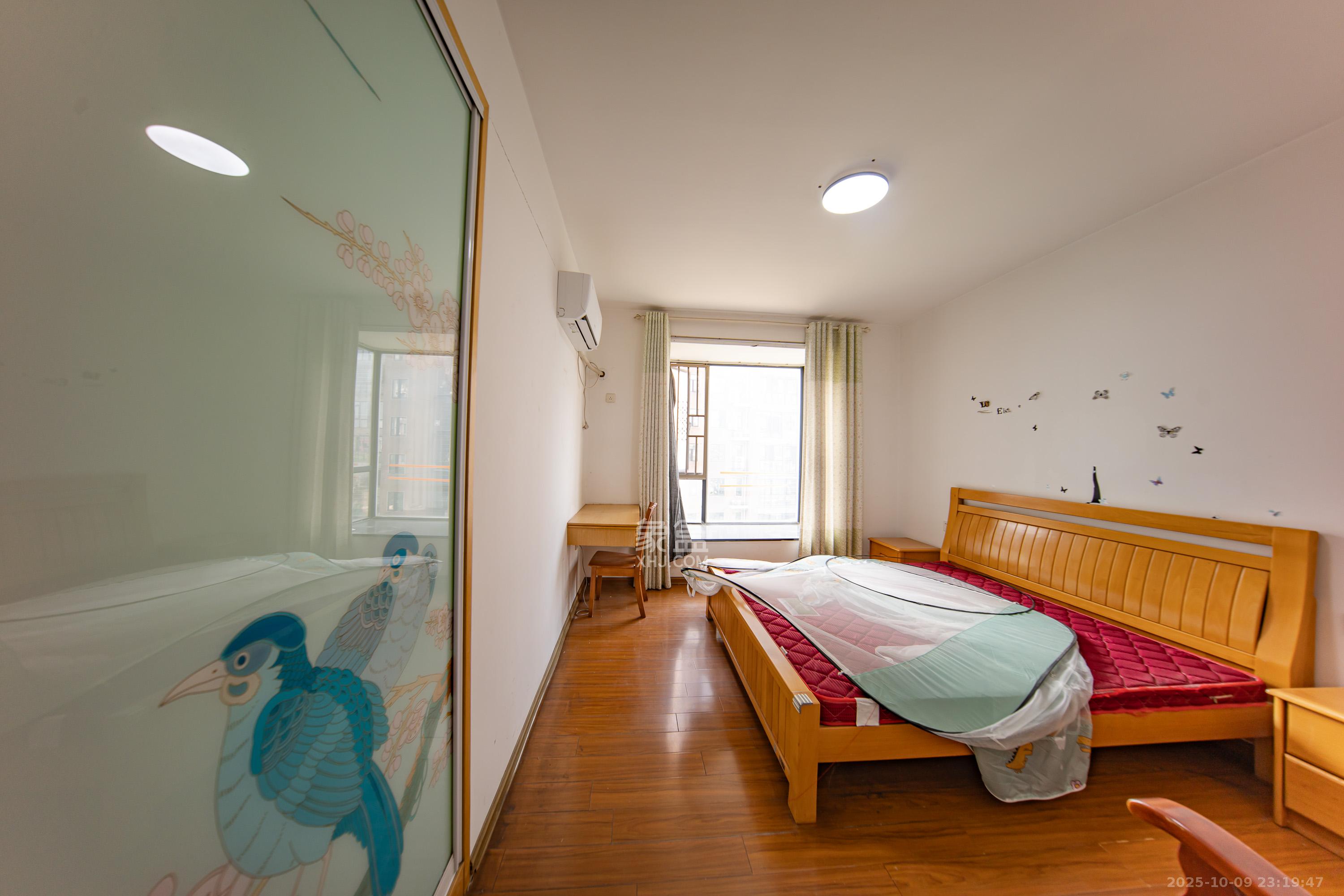 枫华府第 3室2厅2卫 68.0万 枫华府第 3室2厅2卫 68.0万卧室