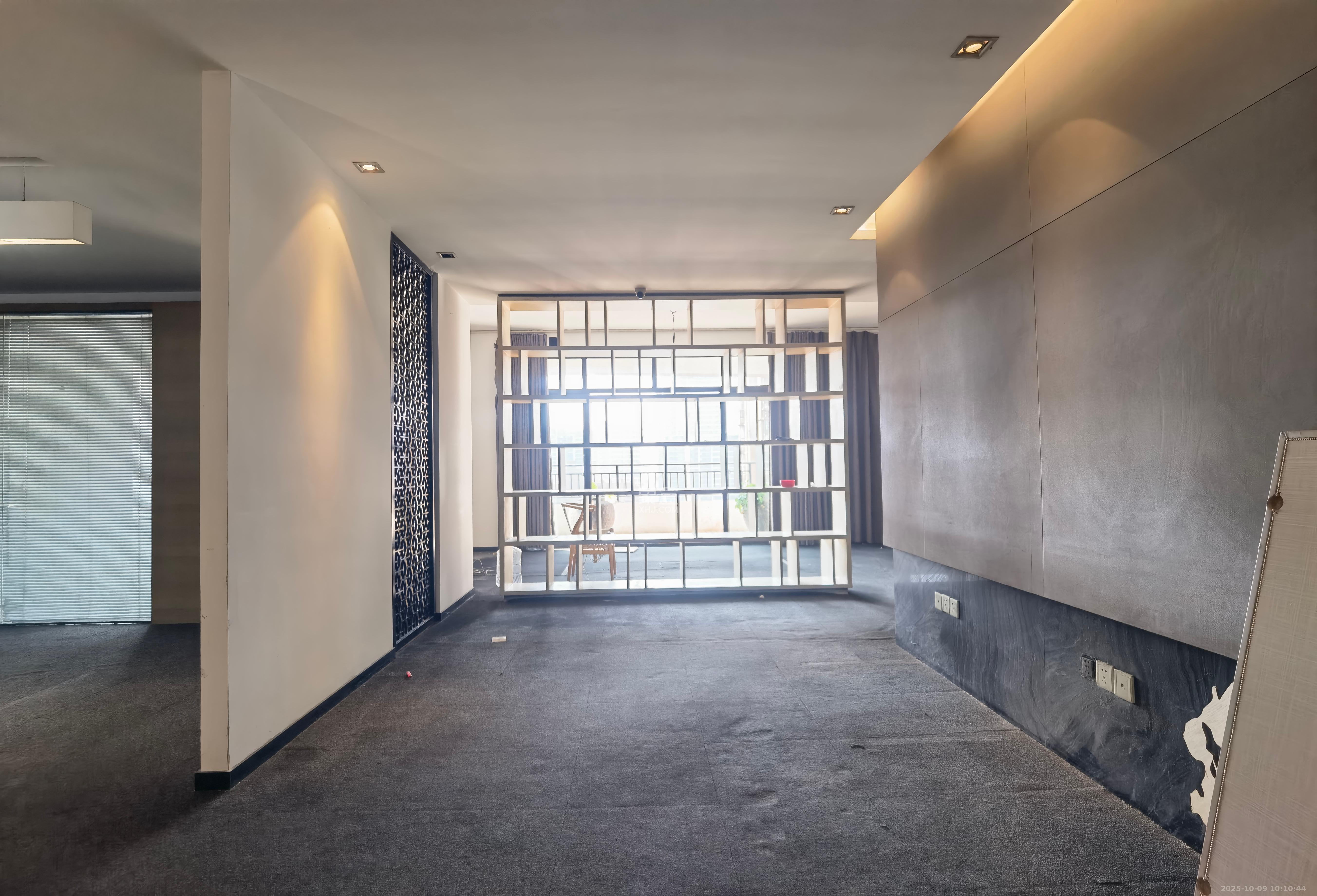 融科檀香山(融科紫檀、香山国际)  5室2厅3卫    5500.0元/月 融科檀香山(融科紫檀、香山国际)  5室2厅3卫    5500.0元/月室内图