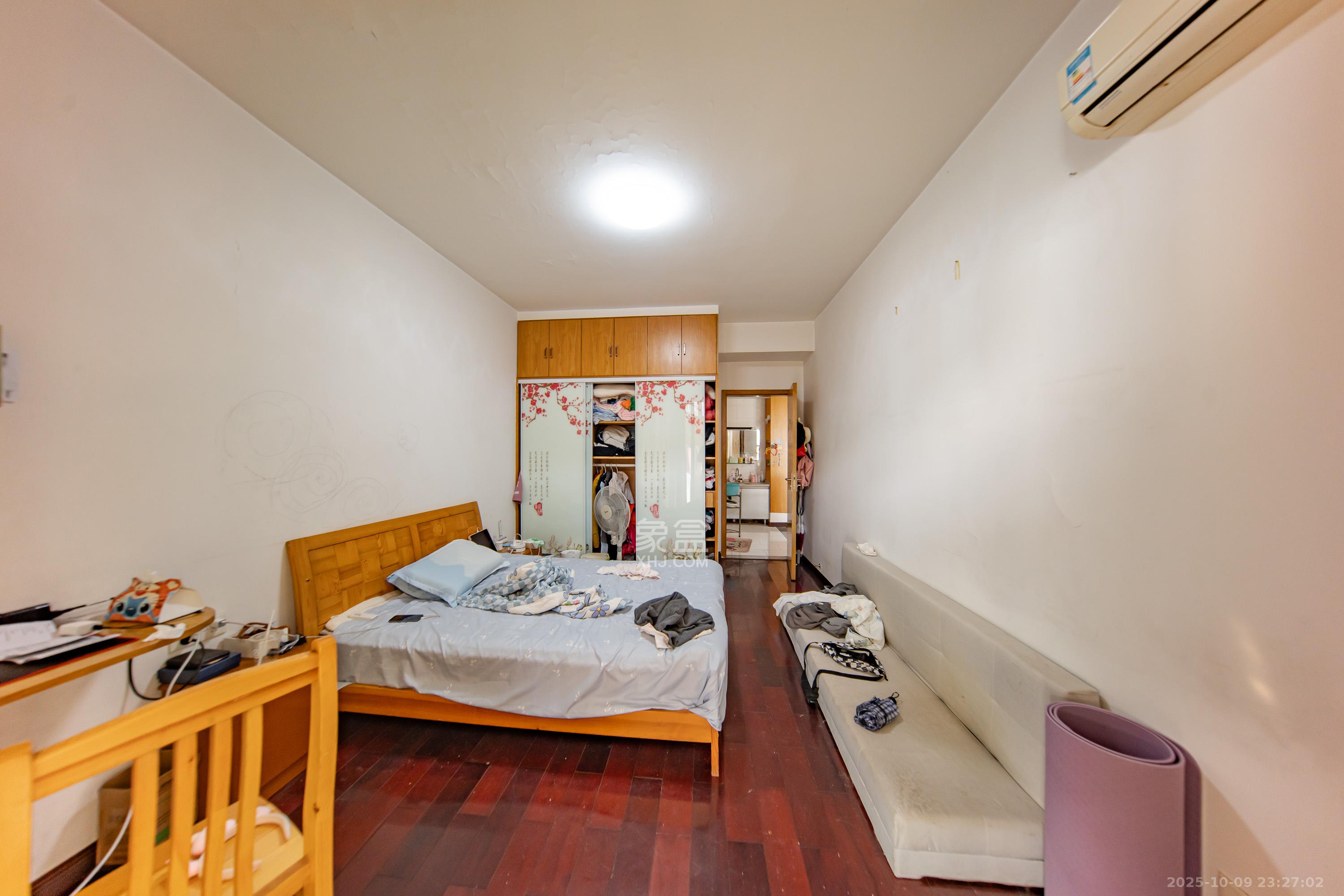 阳光100二期  2室2厅1卫    76.0万 阳光100二期  2室2厅1卫    76.0万卧室