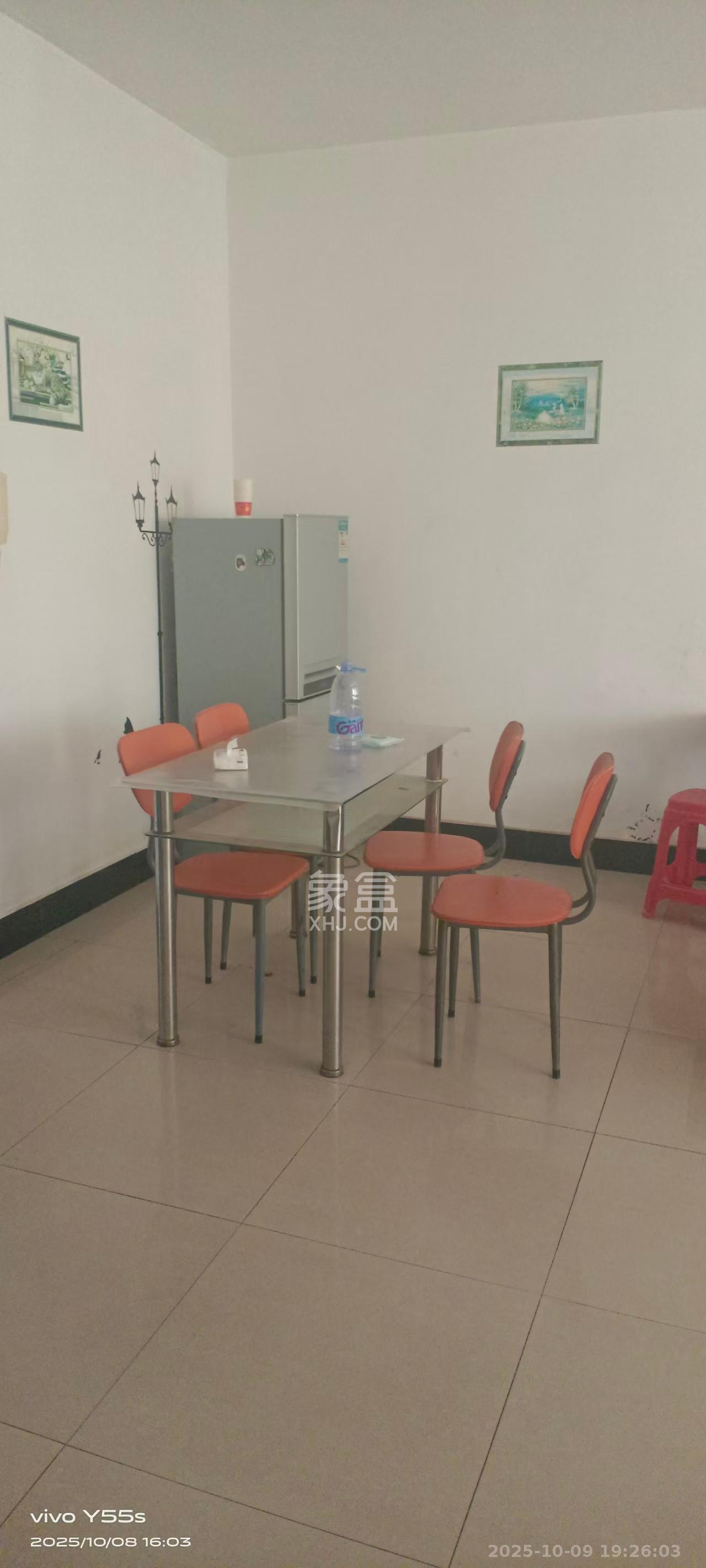 黄鹤小区2片  2室1厅1卫    1400.0元/月室内图