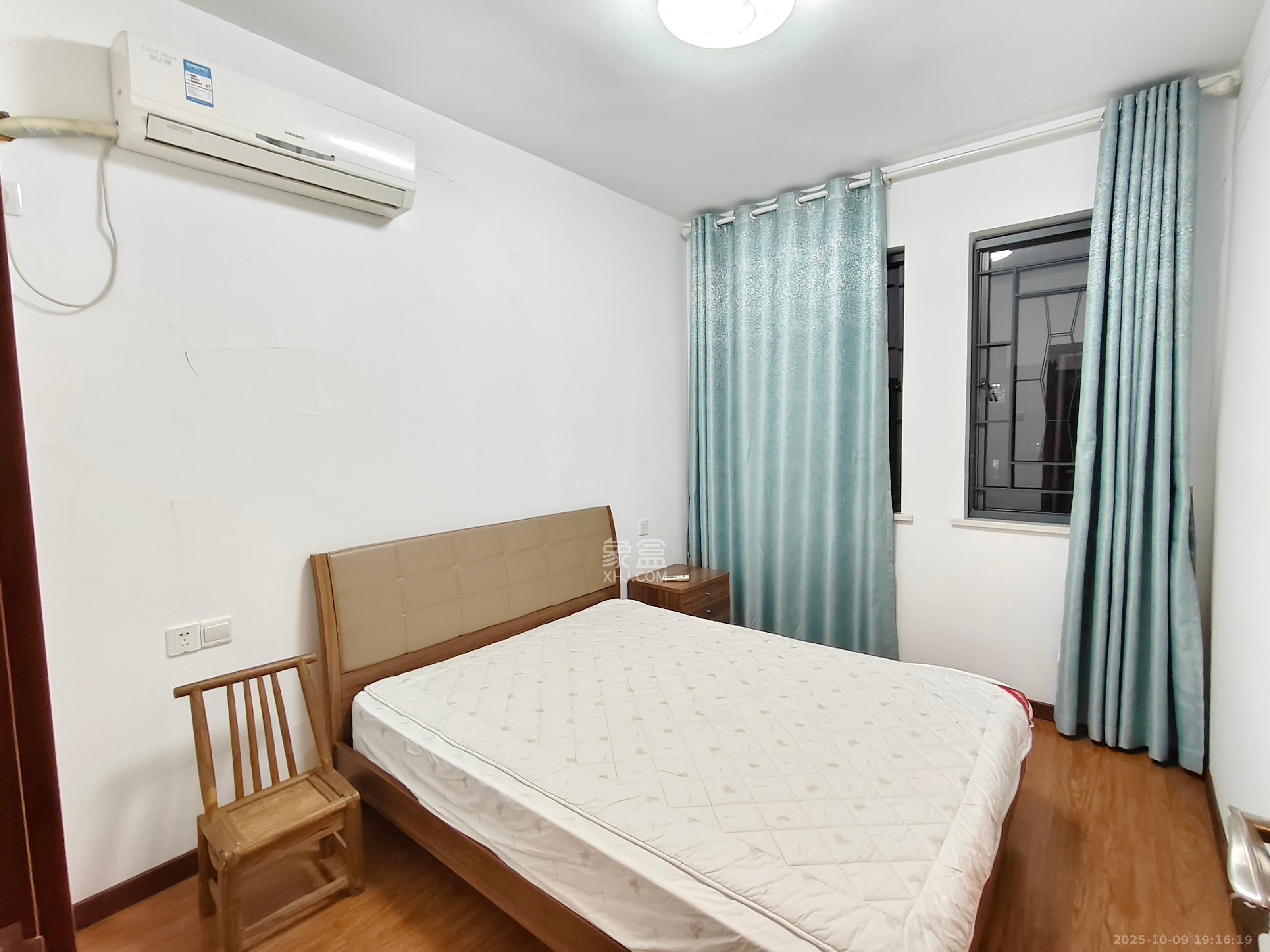 山水嘉园 4室2厅2卫 2500.0元/月 山水嘉园 4室2厅2卫 2500.0元/月室内图