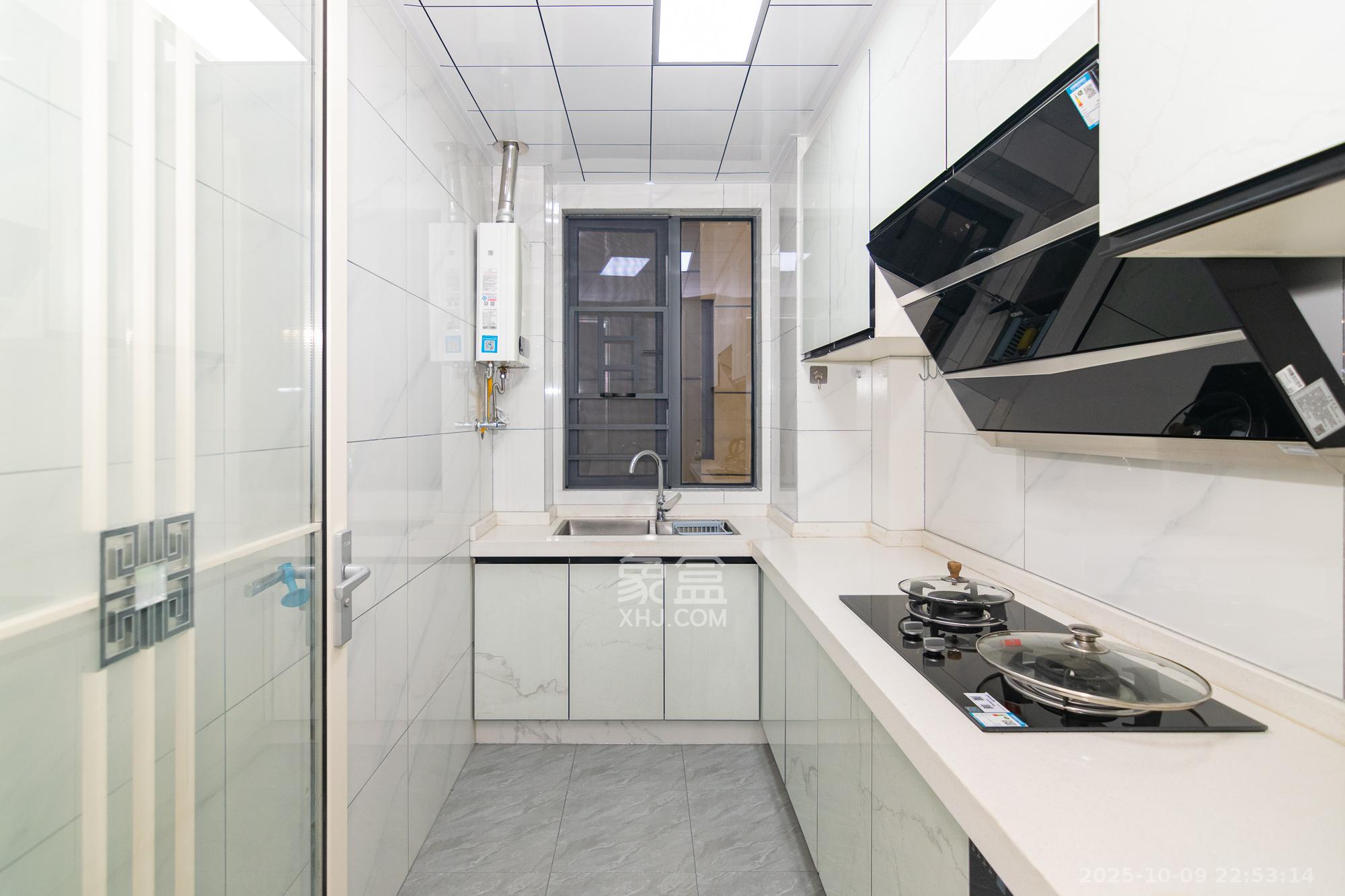 澳海月亮湾  3室2厅2卫    69.8万厨房