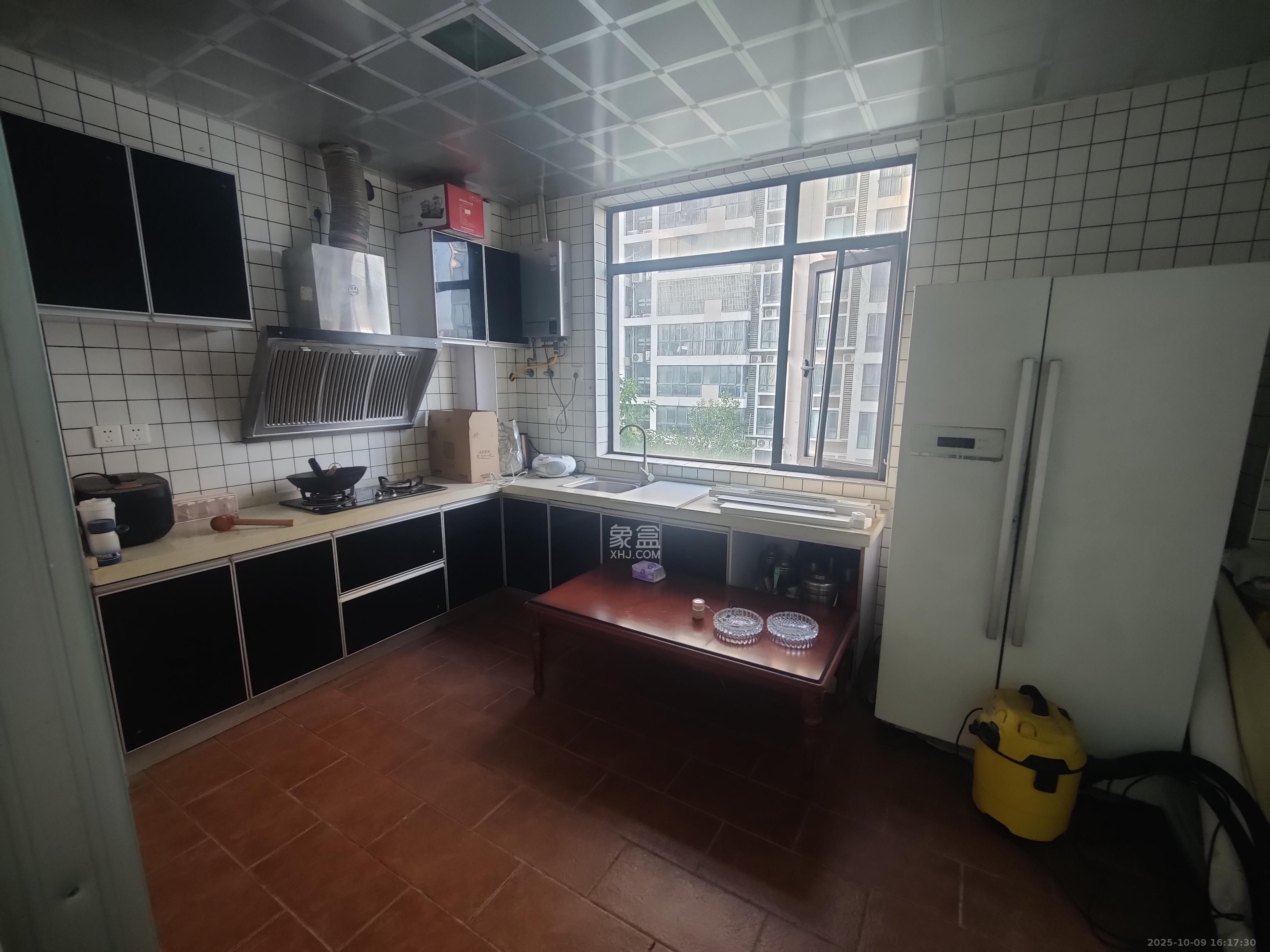 归心苑  5室2厅2卫    6000.0元/月室内图