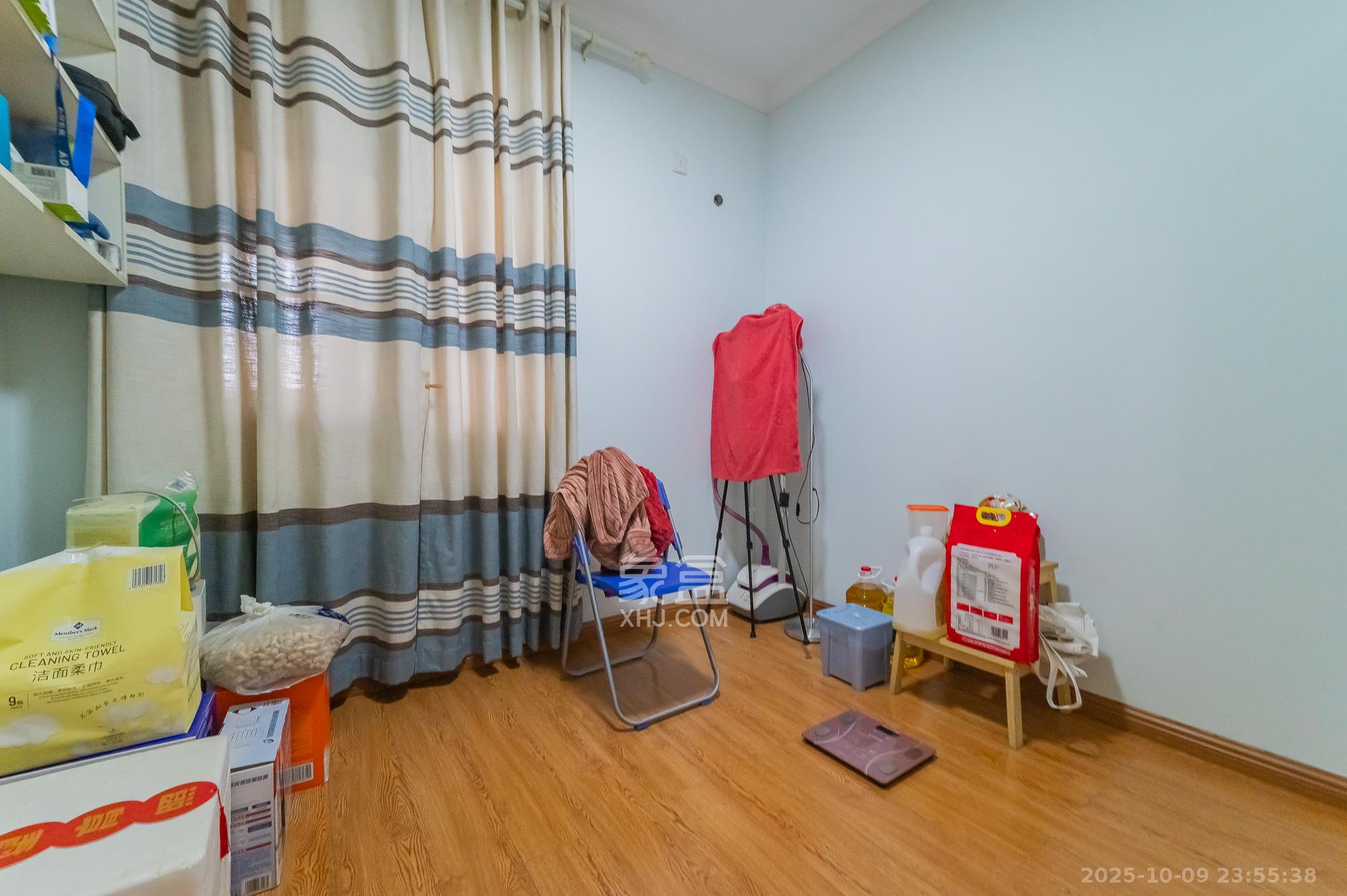 MOMA当代广场  1室0厅0卫    65.0万 MOMA当代广场  1室0厅0卫    65.0万卧室