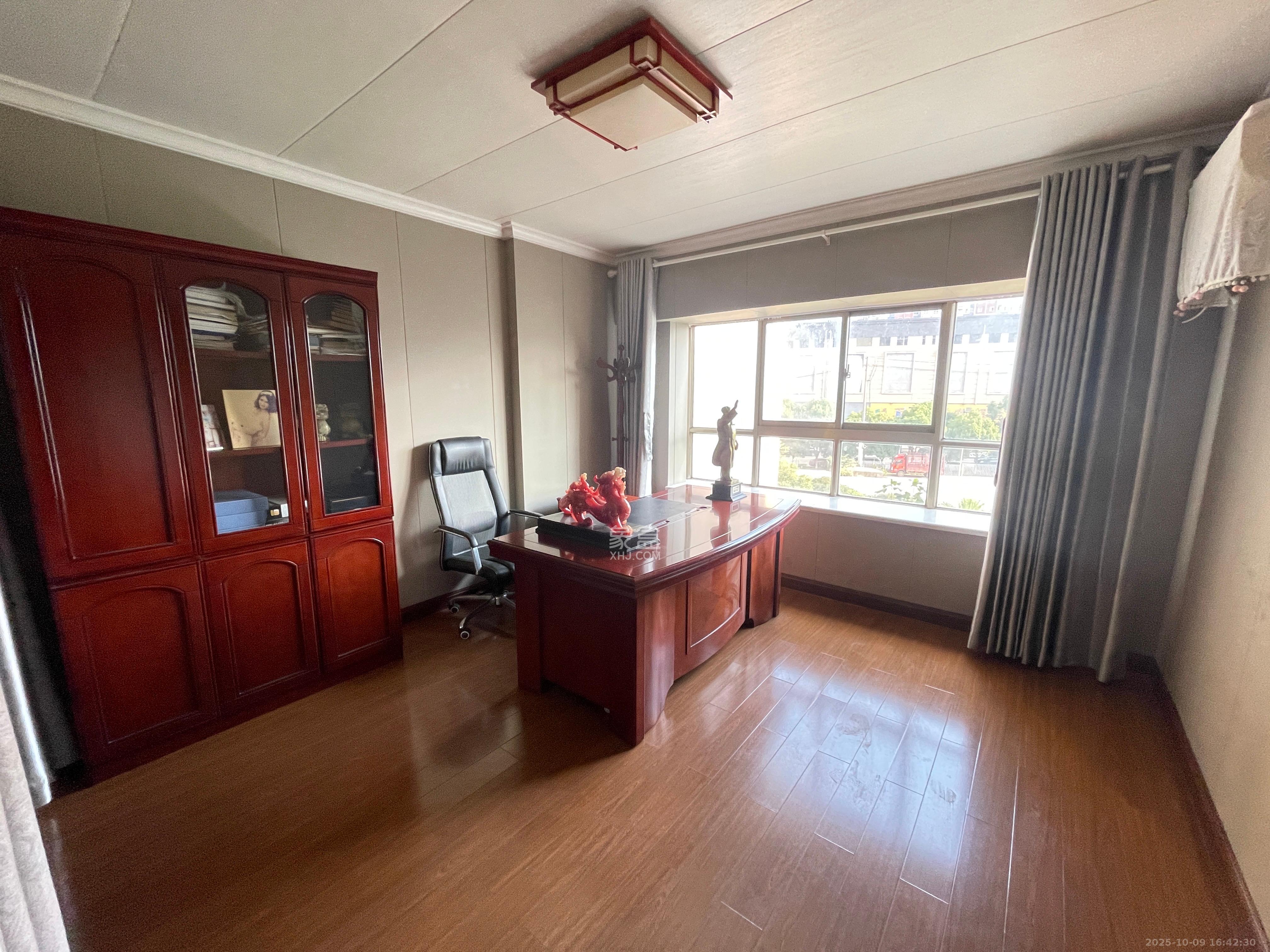 南国嘉苑  5室2厅3卫    4500.0元/月室内图