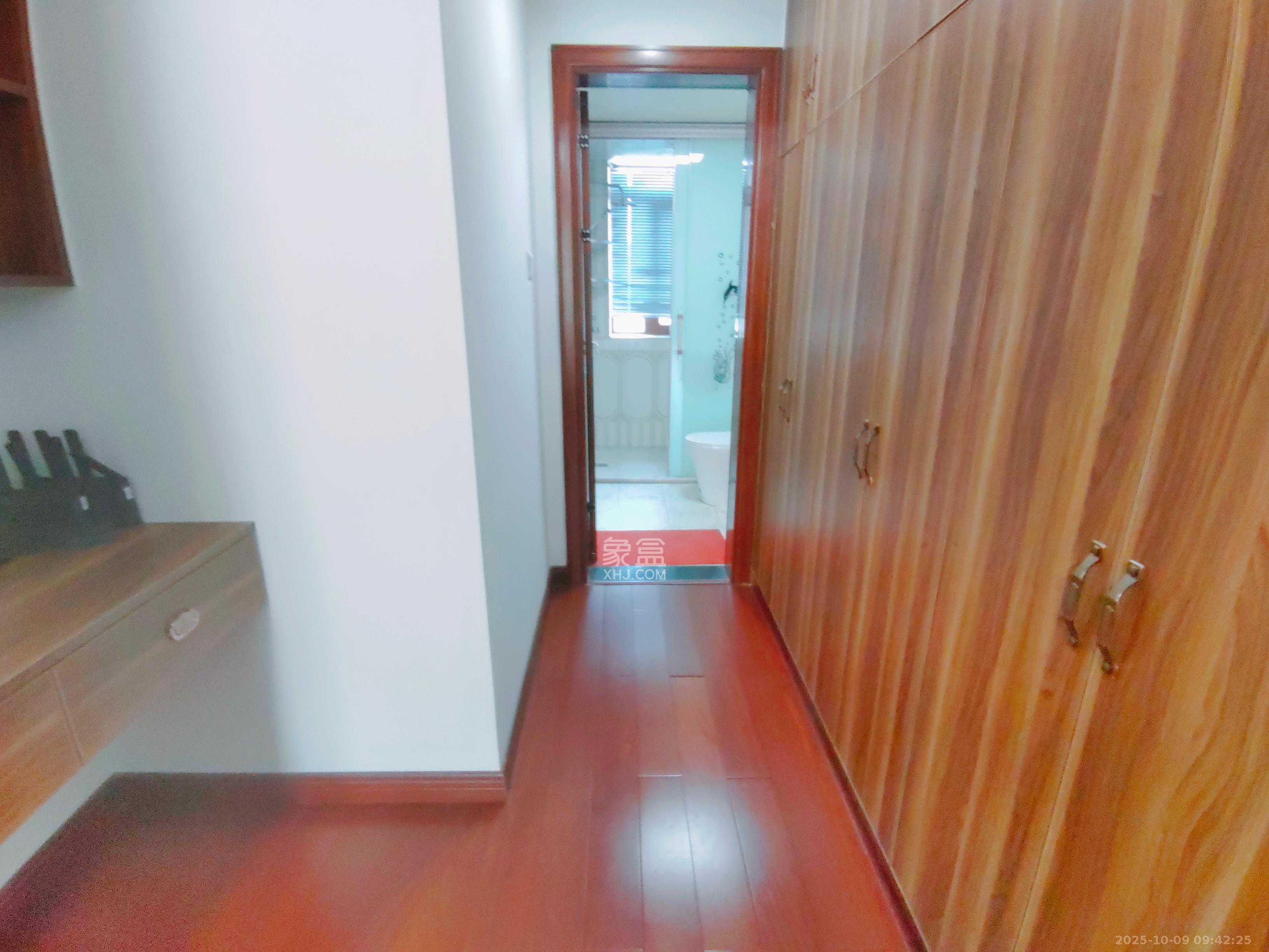 荣升家园（湘江熙岸）  3室2厅2卫    2900.0元/月室内图