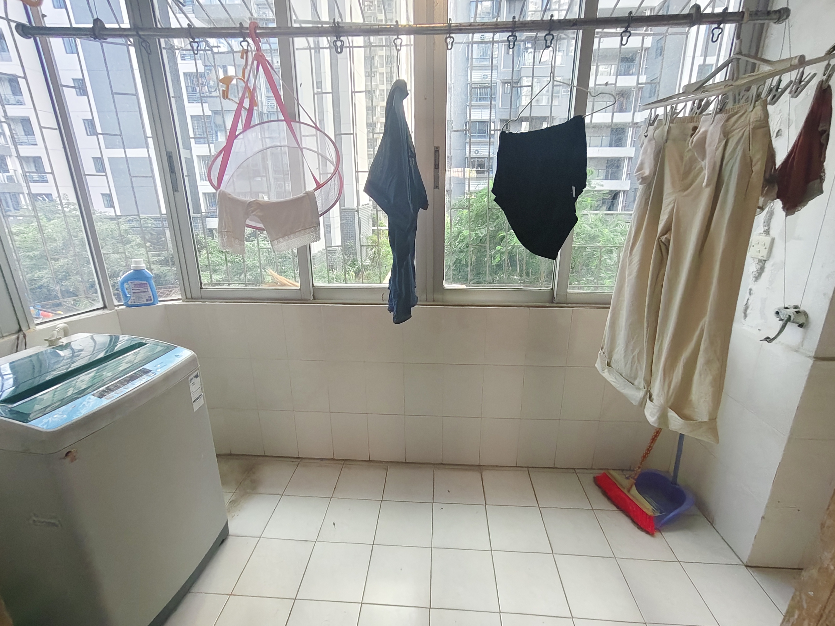 昌茂花园  3室2厅2卫    2500.0元/月室内图