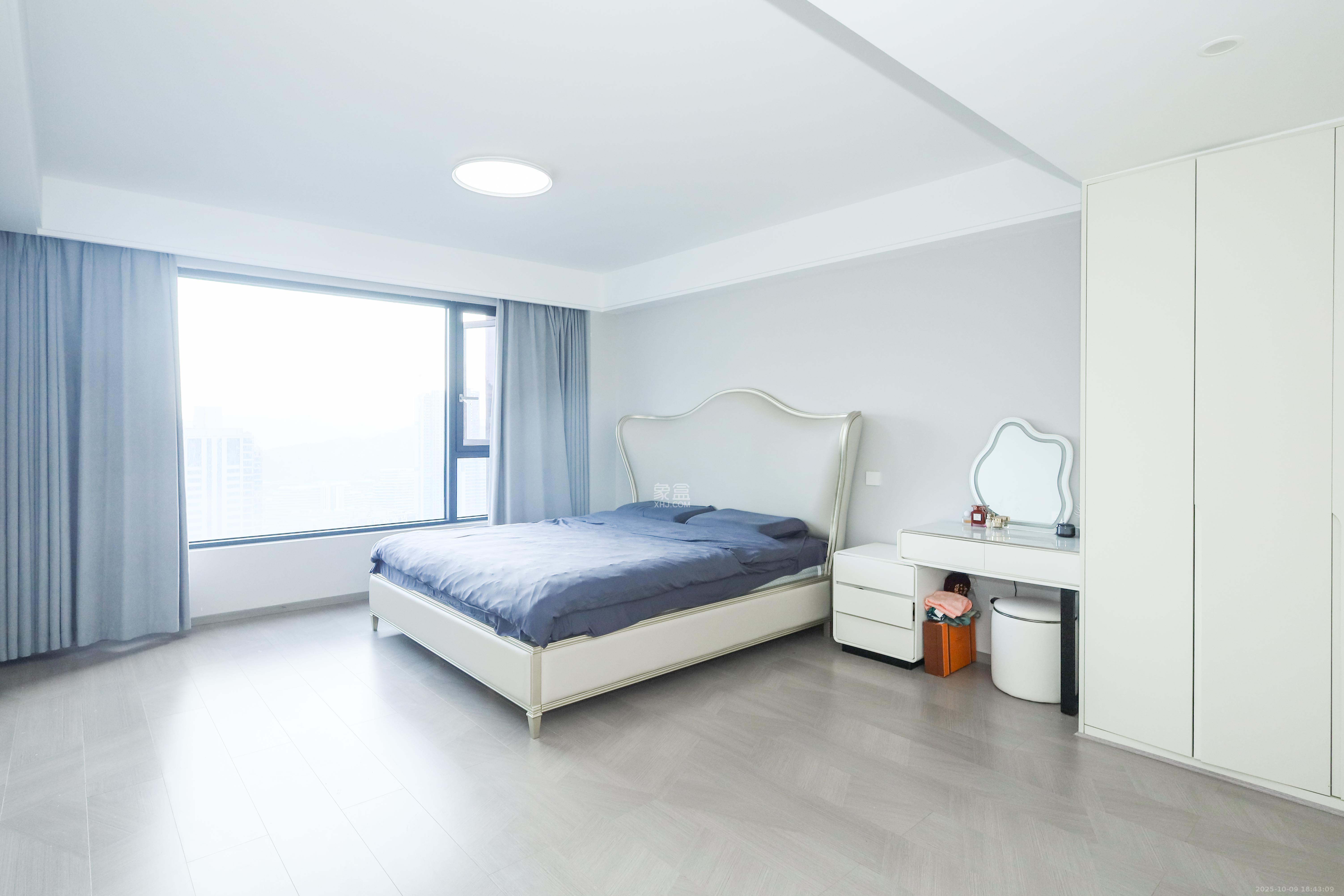 建发央著  4室2厅2卫    328.0万卧室