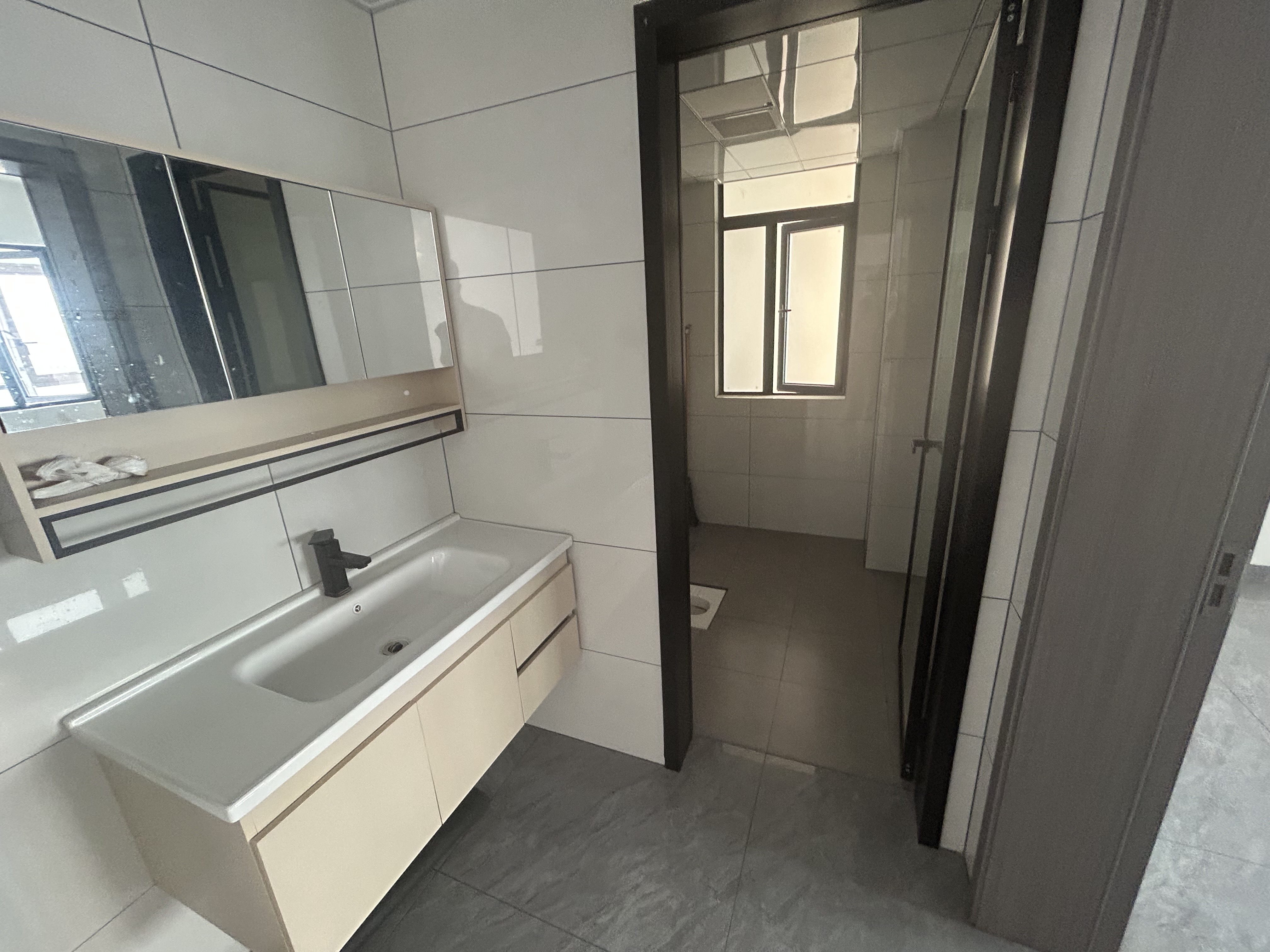 南门口安置小区二期 2室1厅1卫 1800.0元/月 南门口安置小区二期 2室1厅1卫 1800.0元/月室内图