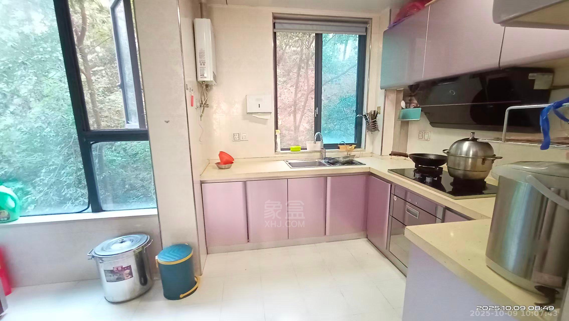 山水国际 3室2厅2卫 1600.0元/月 山水国际 3室2厅2卫 1600.0元/月室内图