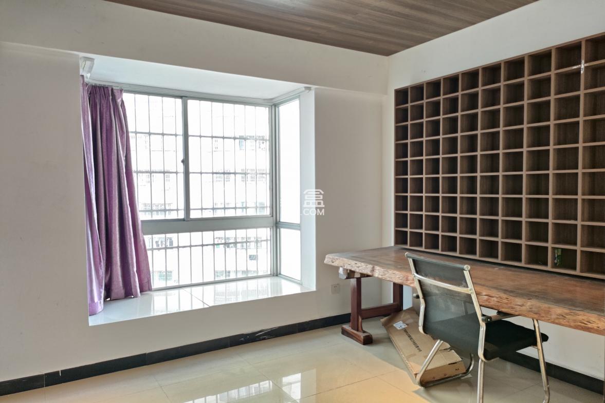 汇锦名城 5室2厅2卫 4800.0元/月 汇锦名城 5室2厅2卫 4800.0元/月室内图