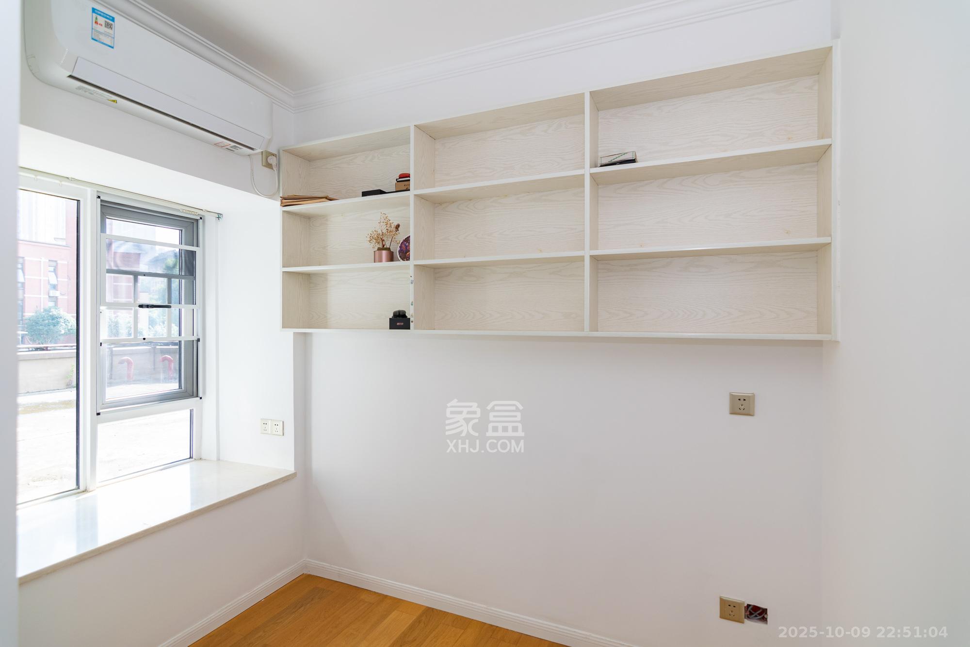 金地三千府（金地湖山樾、金地自在城）  3室2厅1卫    58.0万卧室